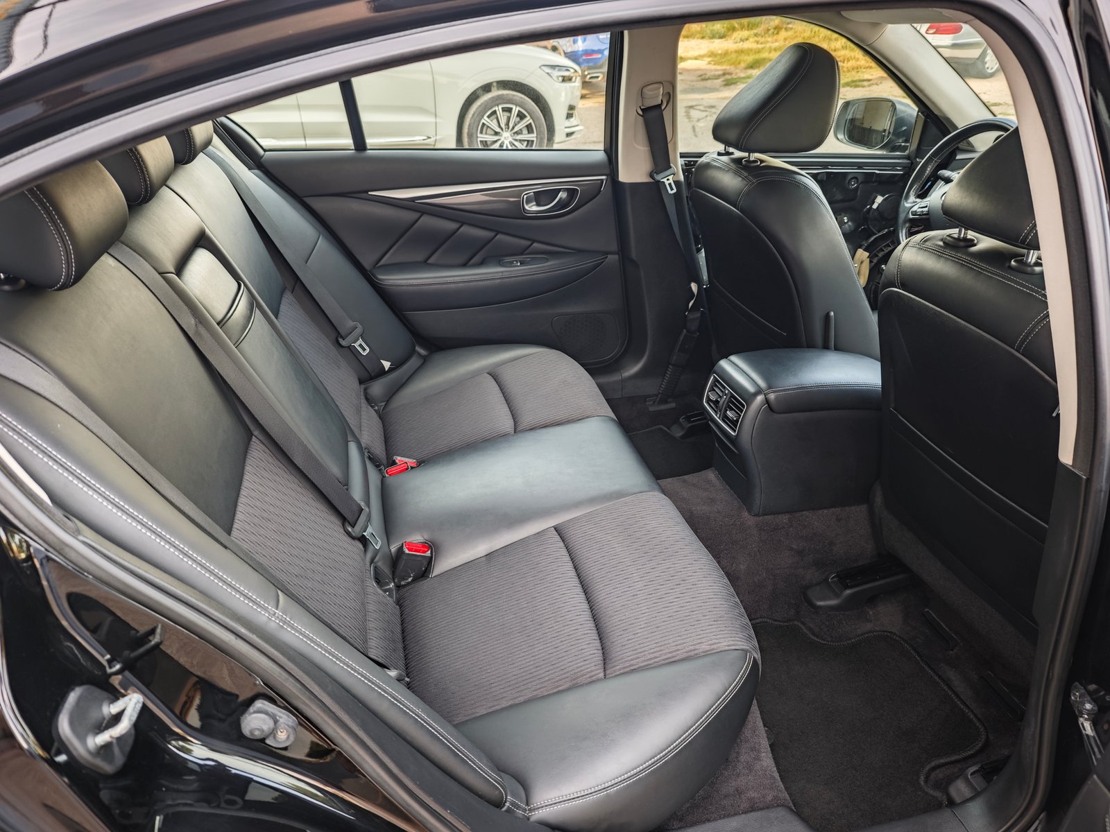 INFINITI 2.2d 170CV 7G Sport Edition