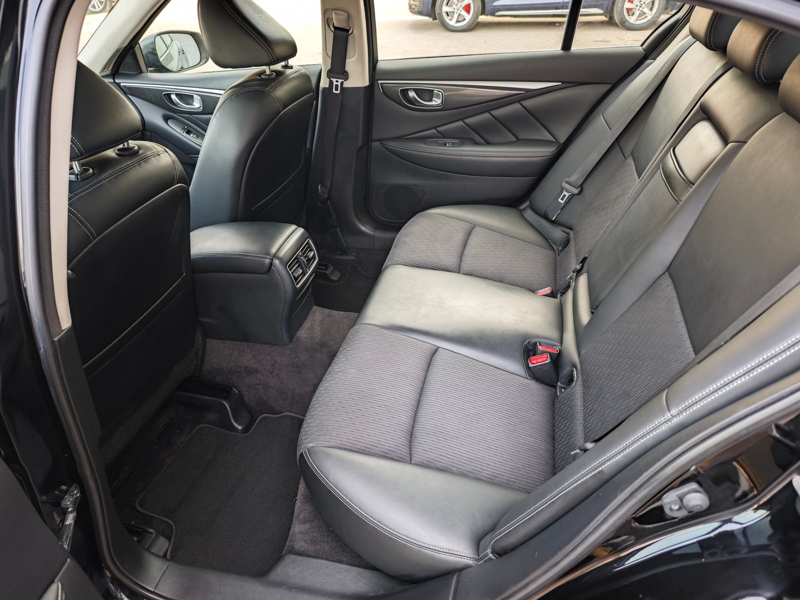 INFINITI 2.2d 170CV 7G Sport Edition