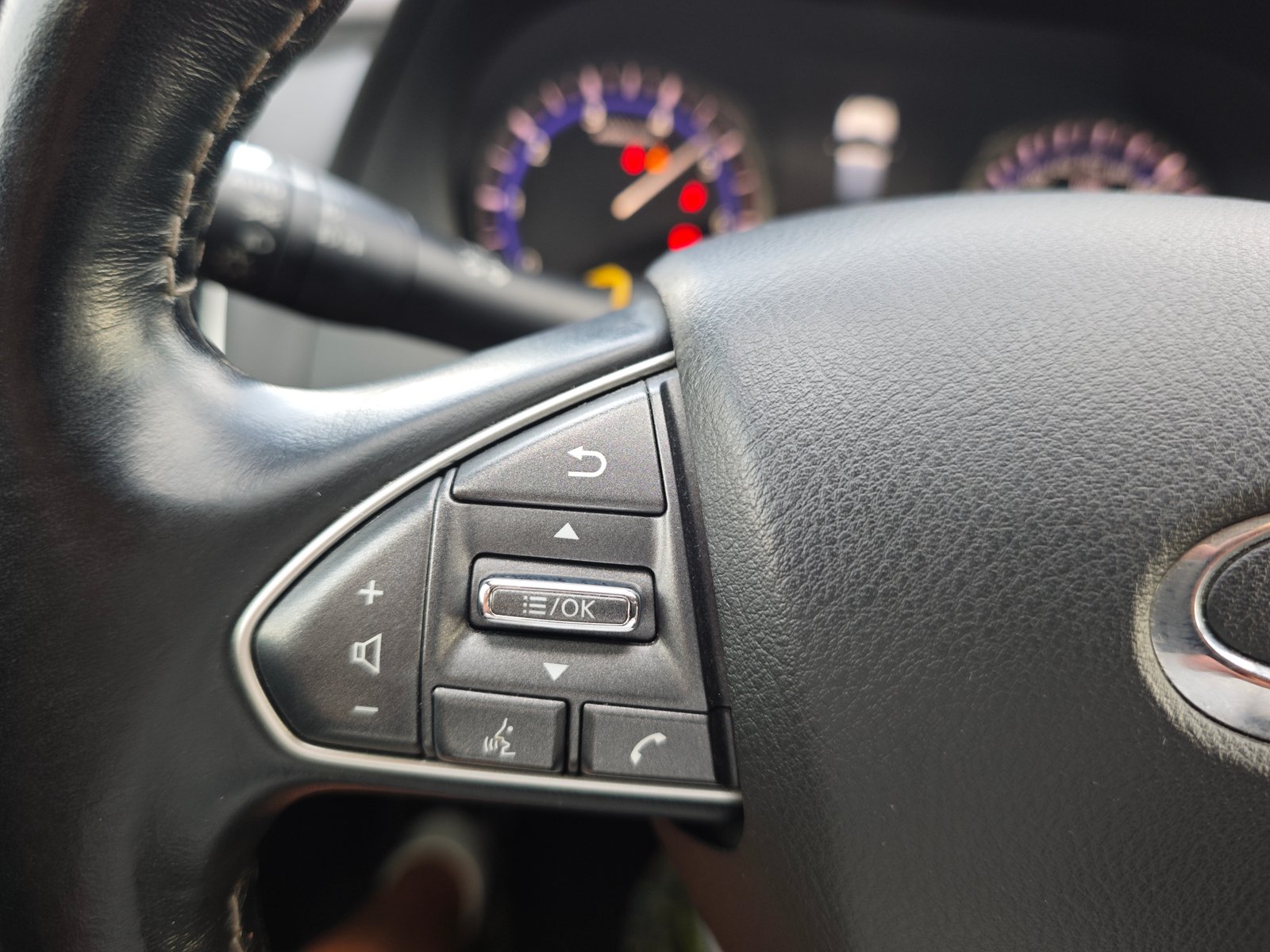 INFINITI 2.2d 170CV 7G Sport Edition