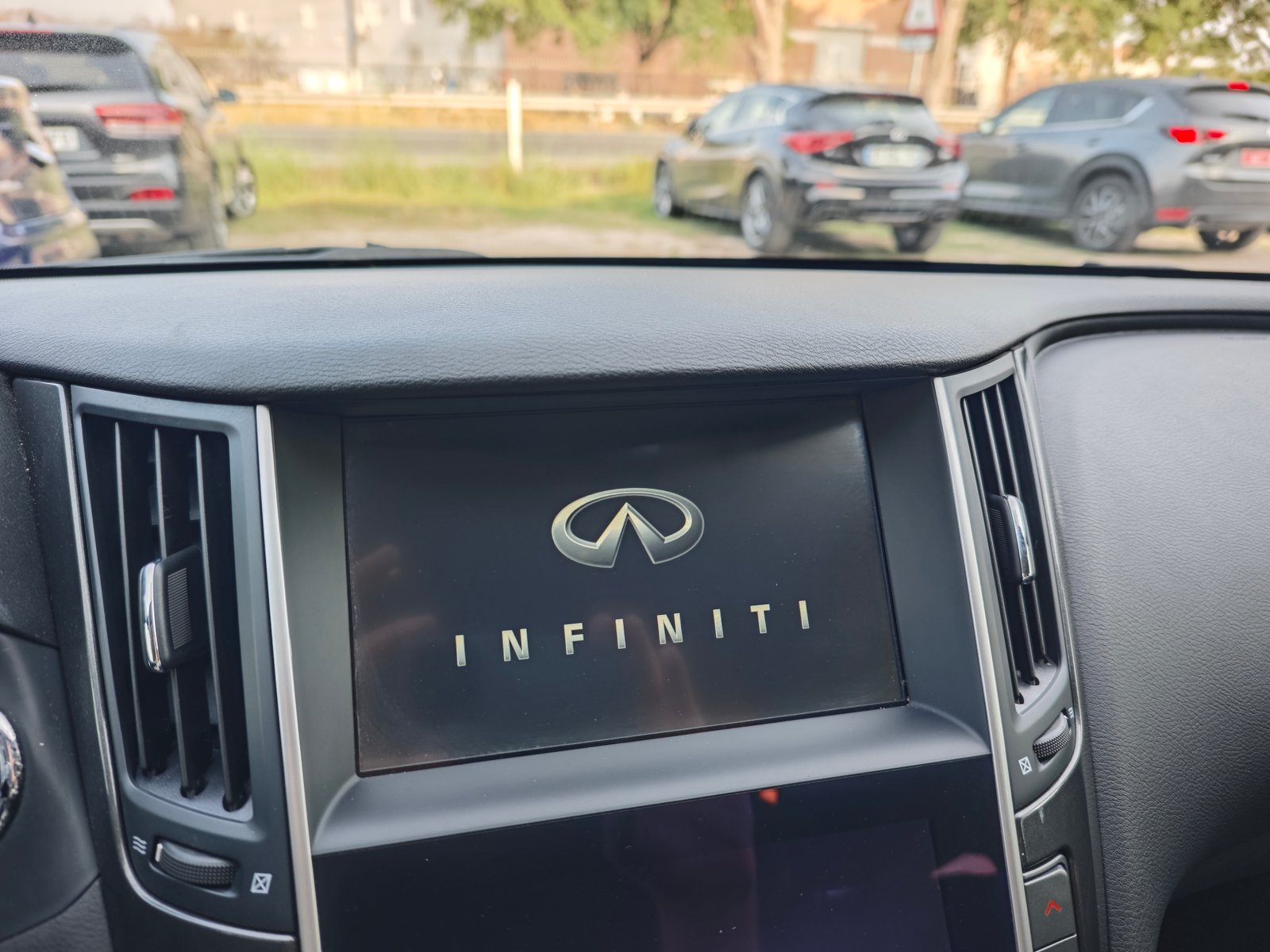 INFINITI 2.2d 170CV 7G Sport Edition