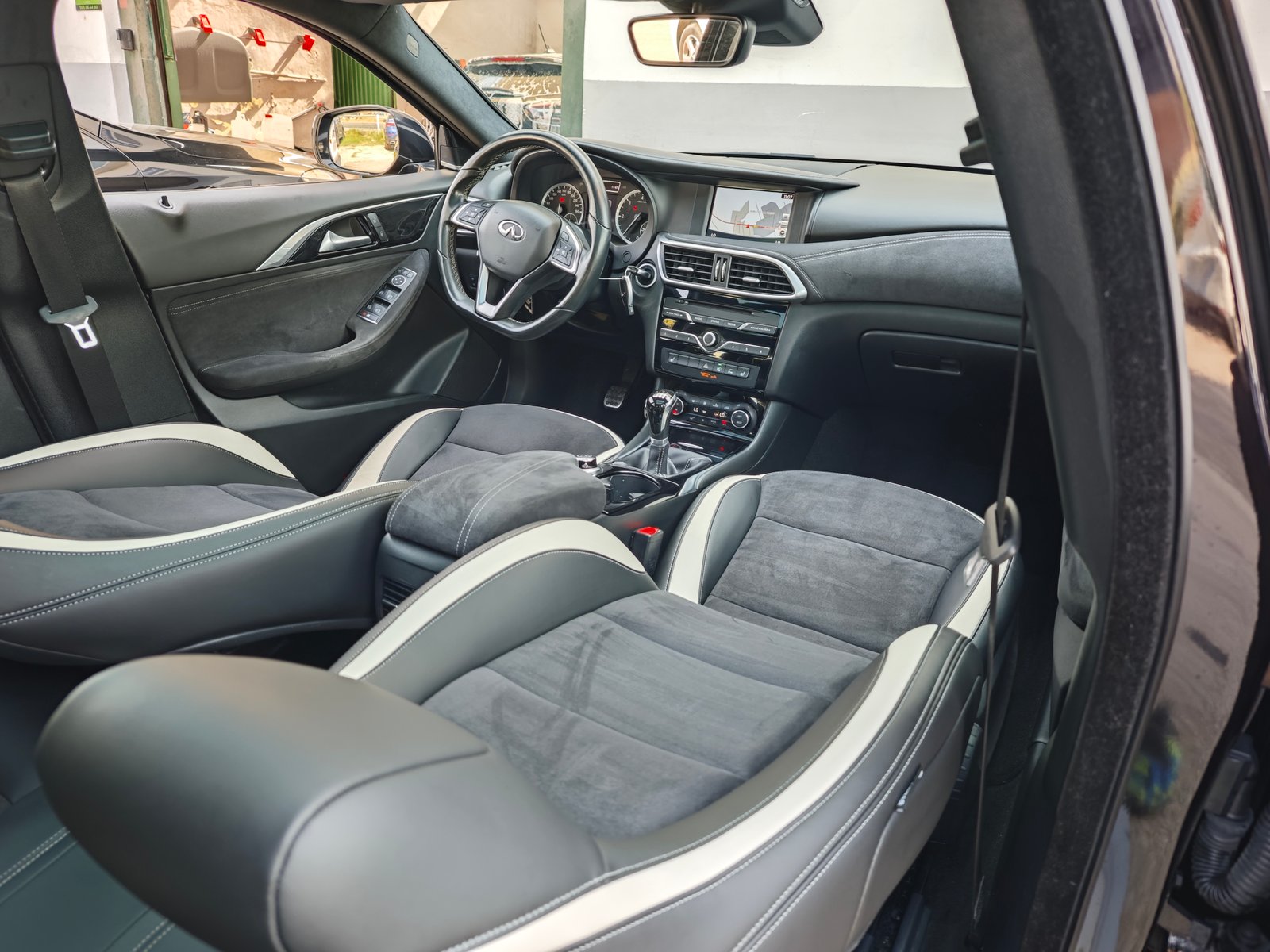 INFINITI INFINITI Q30 1.5D SPORT Edition 110cv PANORAMA FULL