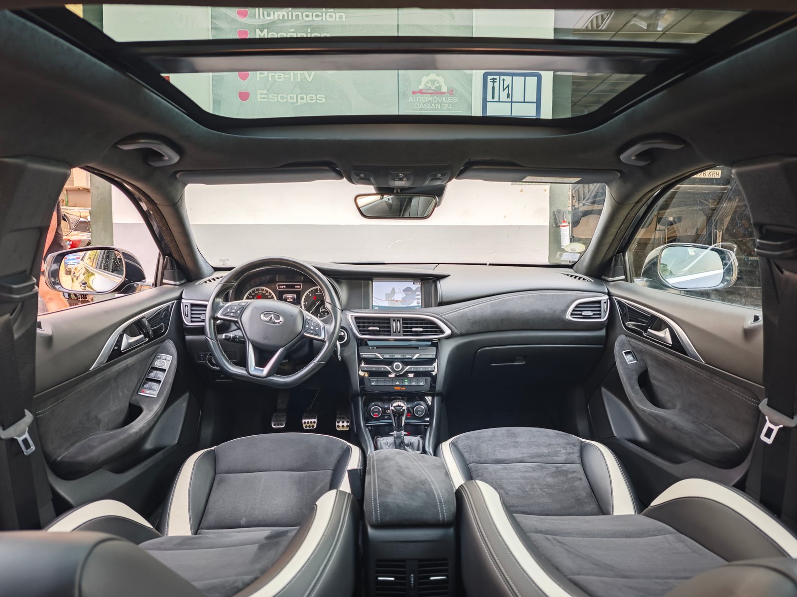INFINITI INFINITI Q30 1.5D SPORT Edition 110cv PANORAMA FULL