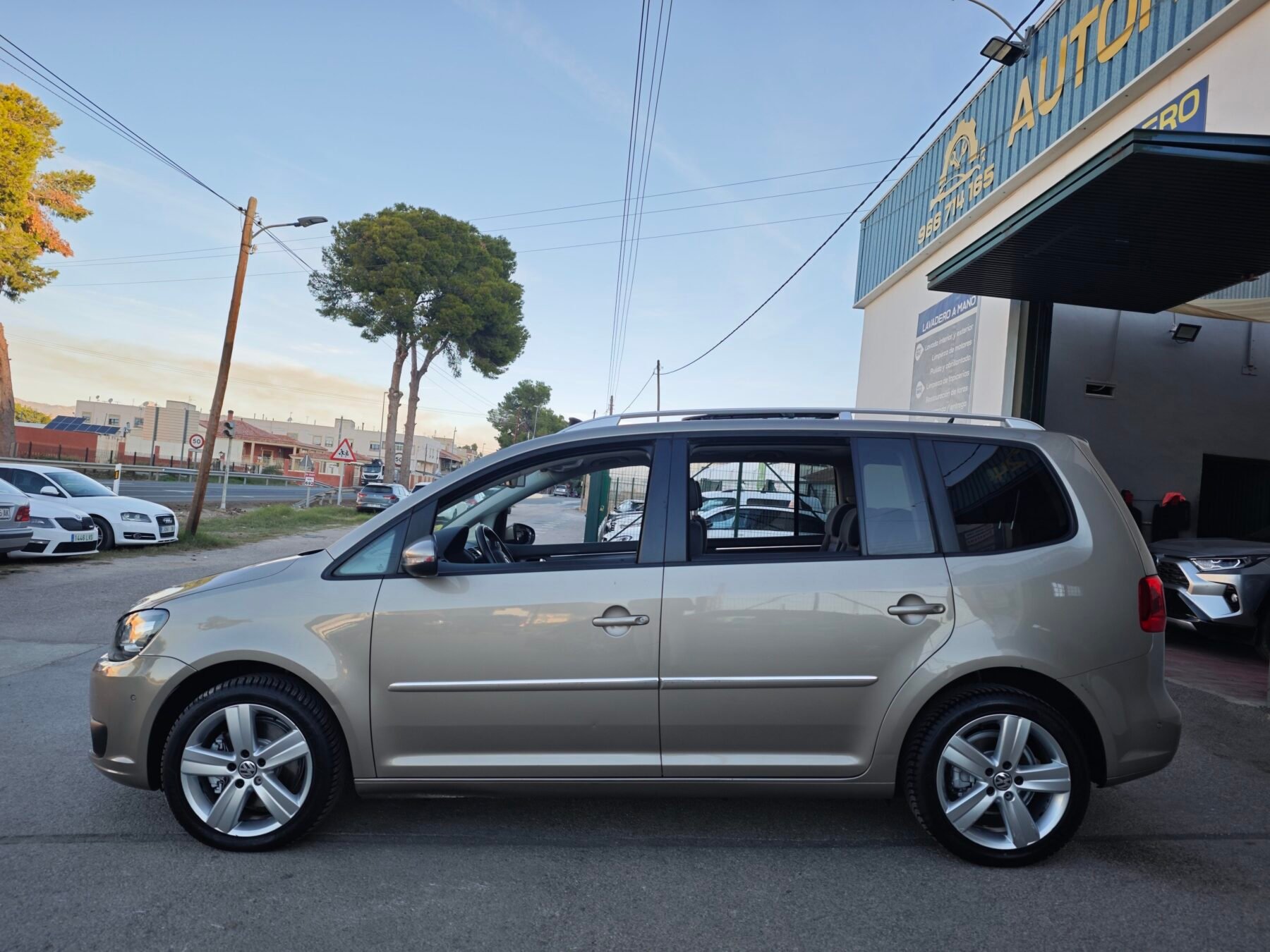 VOLKSWAGEN  Touran 2.0 TDI 140cv DSG Sport 7Plazas