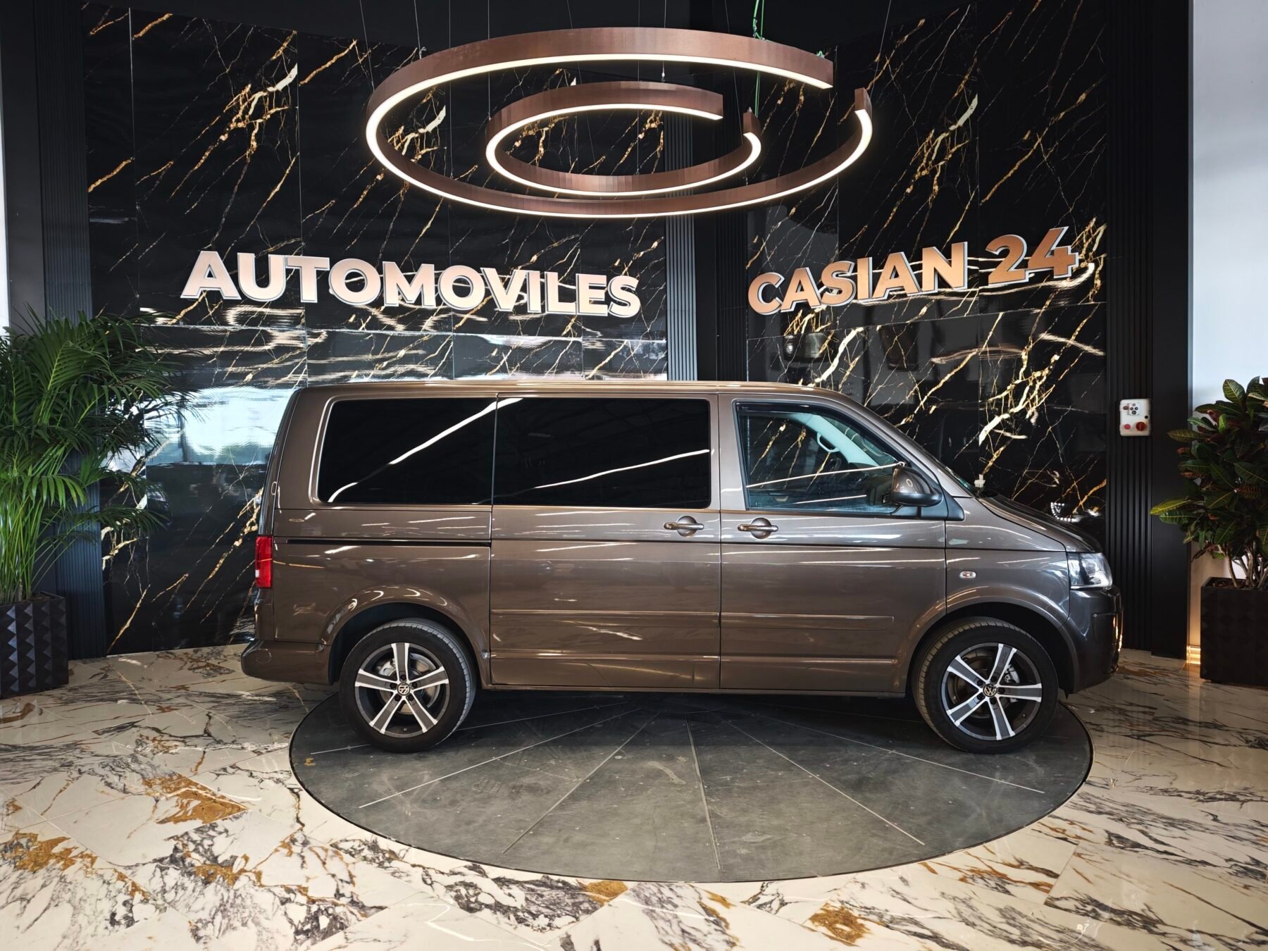 VOLKSWAGEN Caravelle Largo 2.0 TDI 115Comfort Line IMPOLUTA