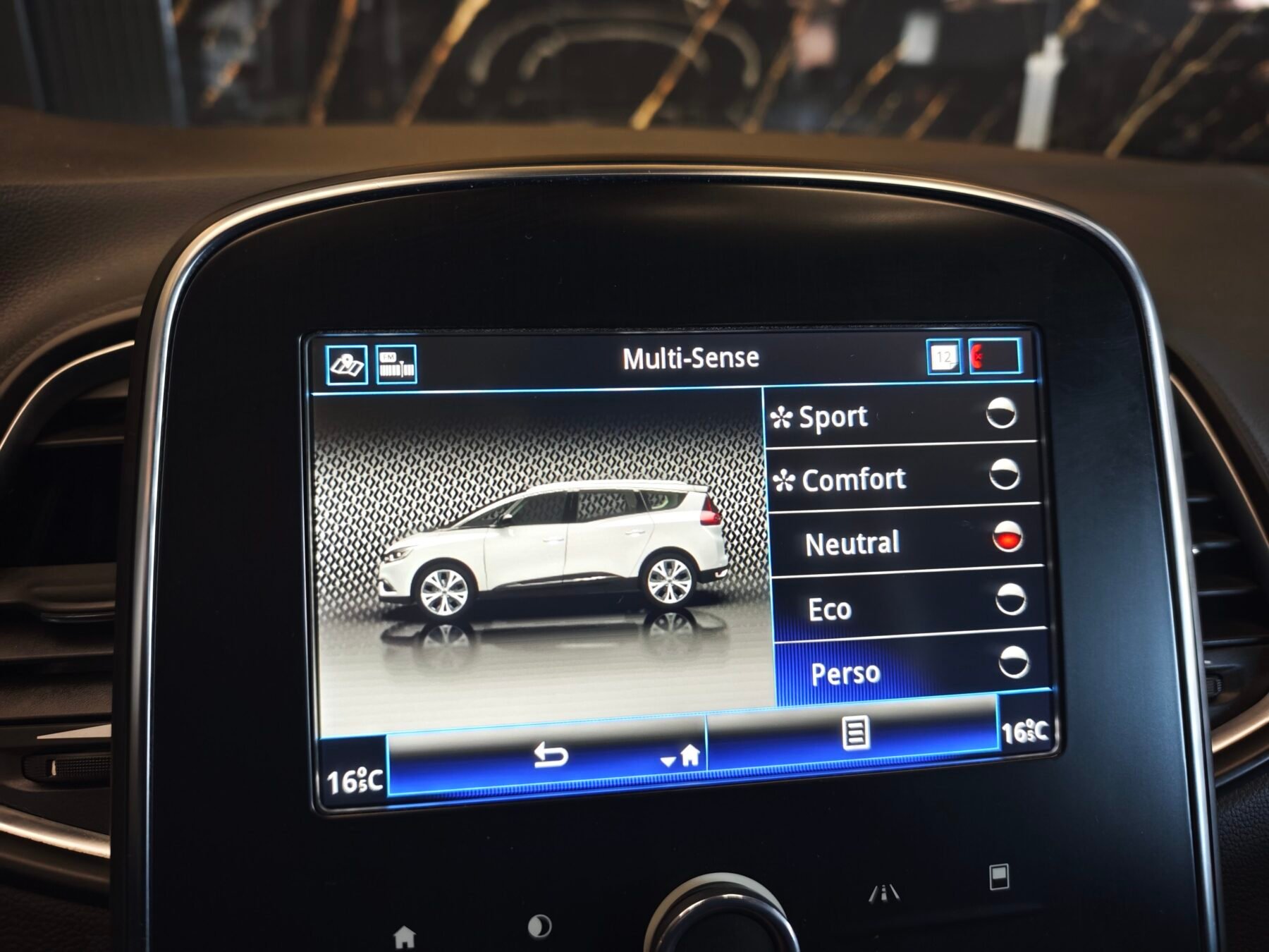 RENAULT Grand Scénic Zen 7PLAZAS dCi  150CV Sport Edition