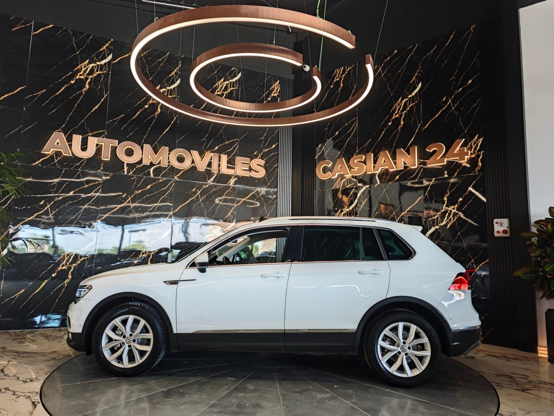 VOLKSWAGEN  Tiguan Sport Line 2.0 TDI  150CV DSG Panorama full