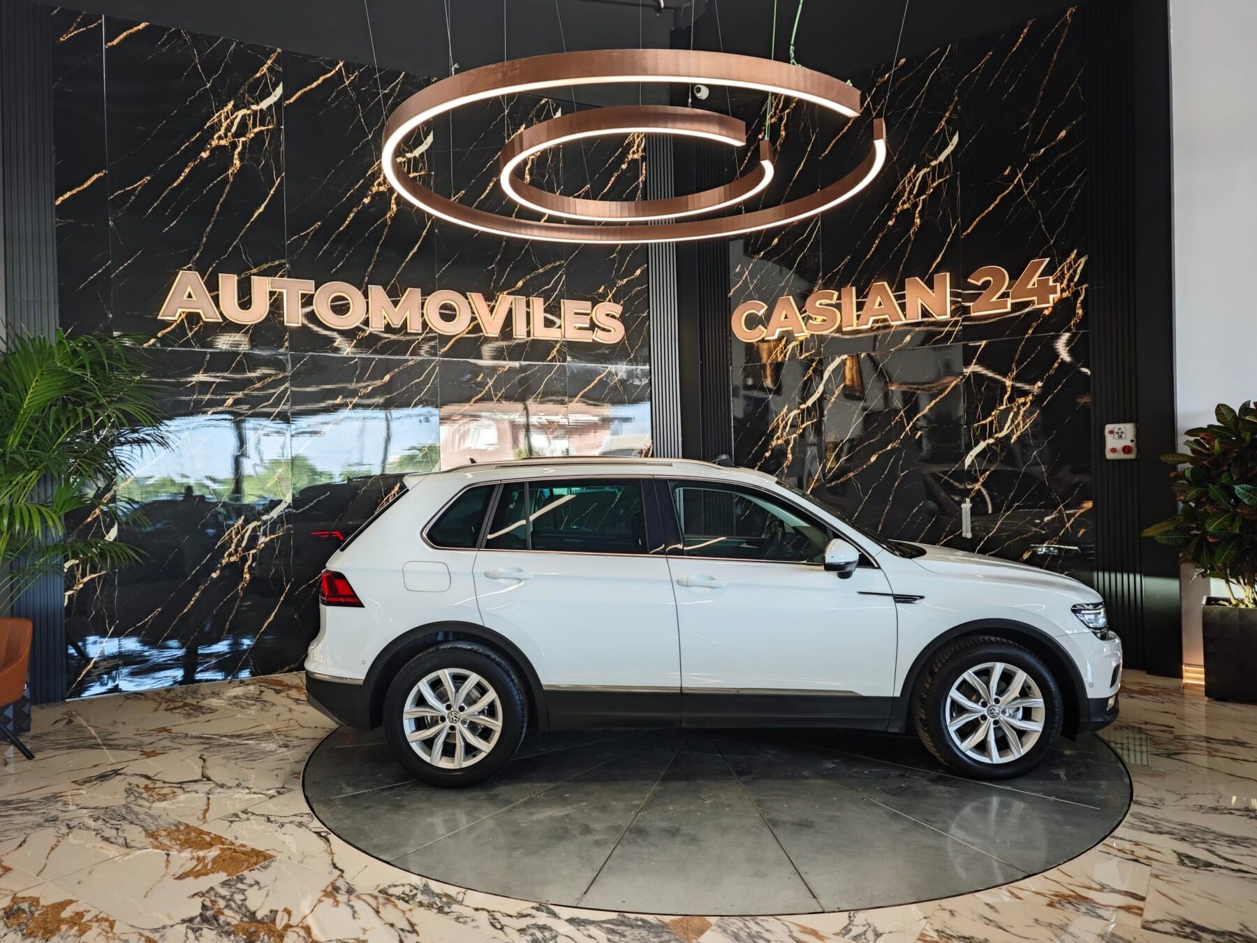 VOLKSWAGEN  Tiguan Sport Line 2.0 TDI  150CV DSG Panorama full