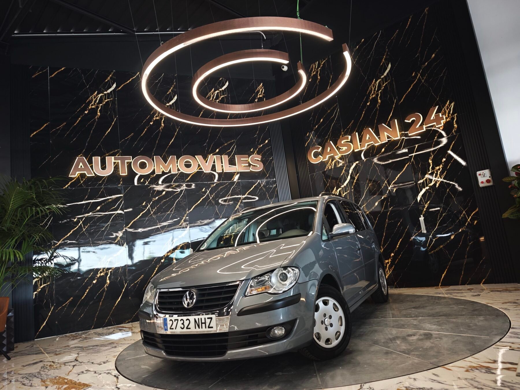 VOLKSWAGEN TOURAN 1.6 GASOLINA 7PLAZAS 105CV