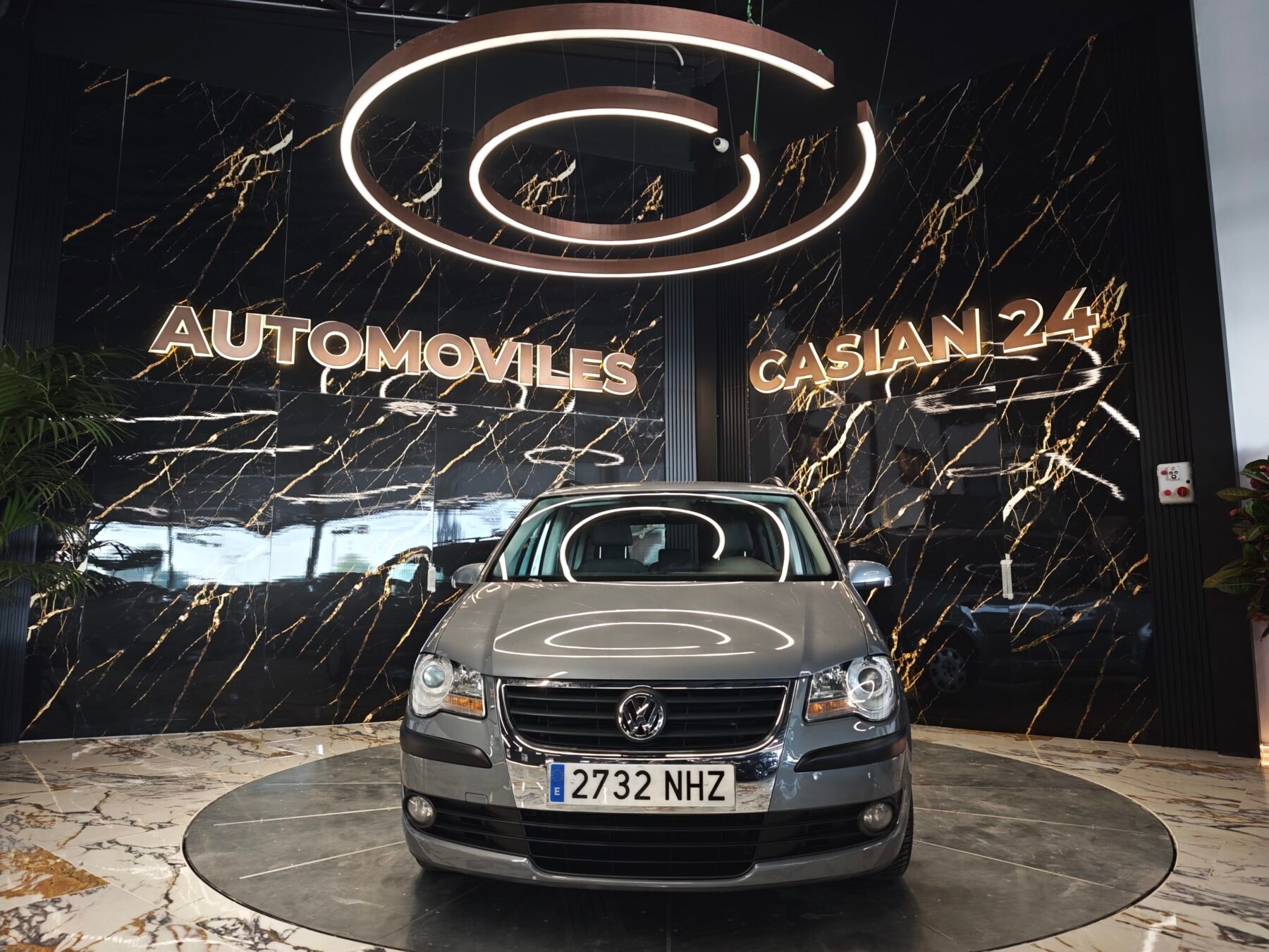 VOLKSWAGEN TOURAN 1.6 GASOLINA 7PLAZAS 105CV