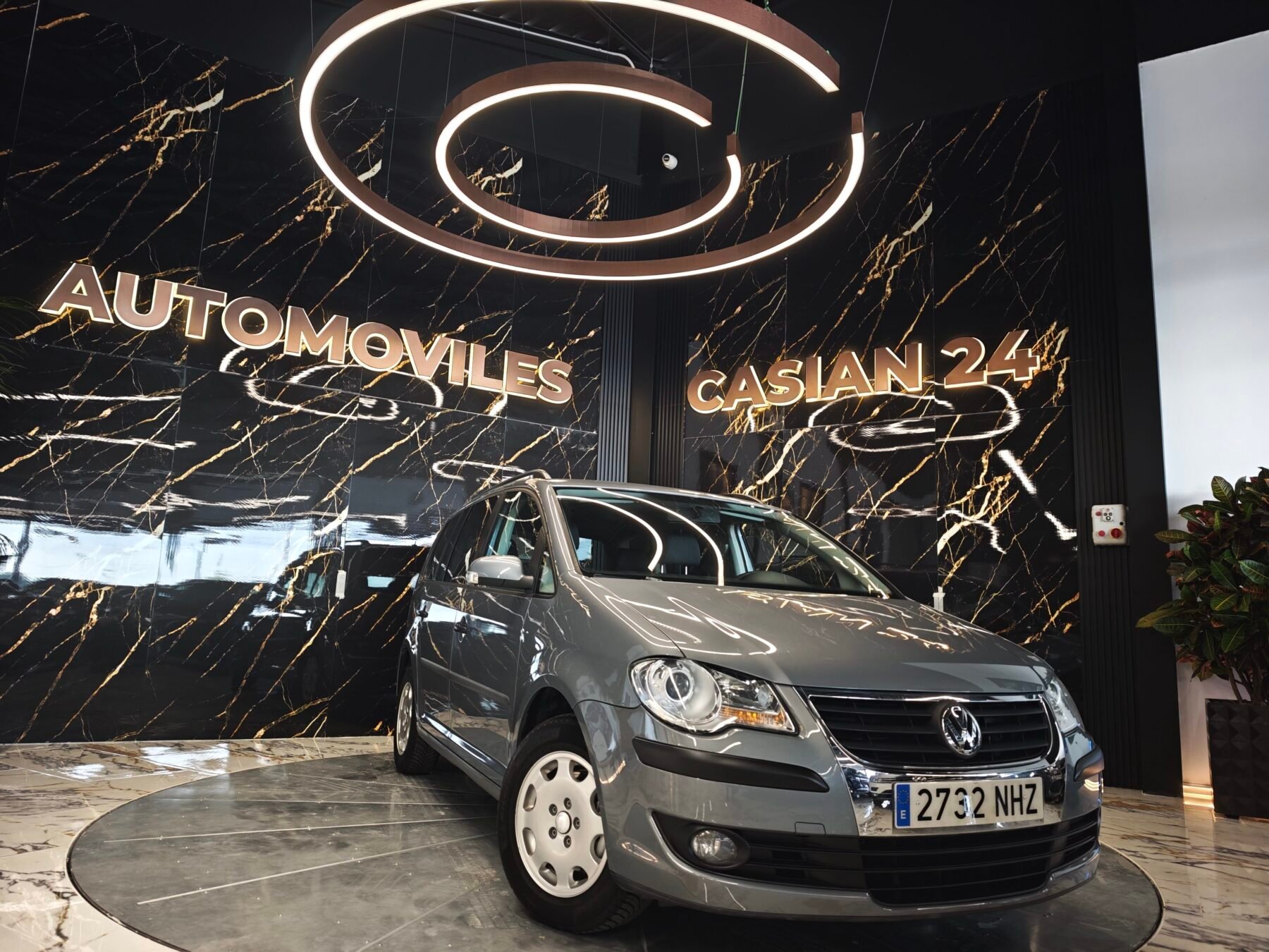 VOLKSWAGEN TOURAN 1.6 GASOLINA 7PLAZAS 105CV