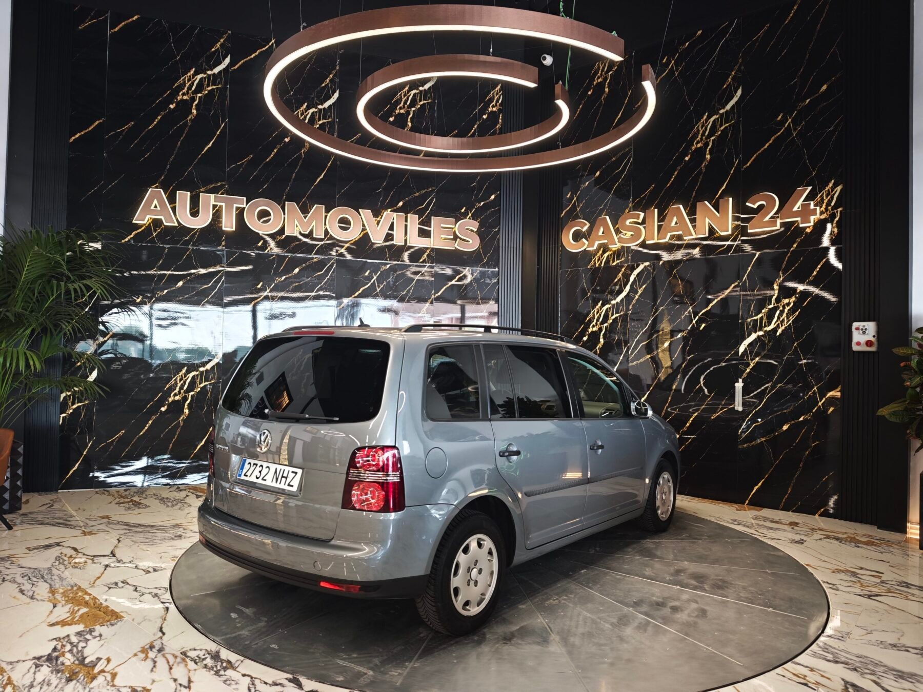 VOLKSWAGEN TOURAN 1.6 GASOLINA 7PLAZAS 105CV