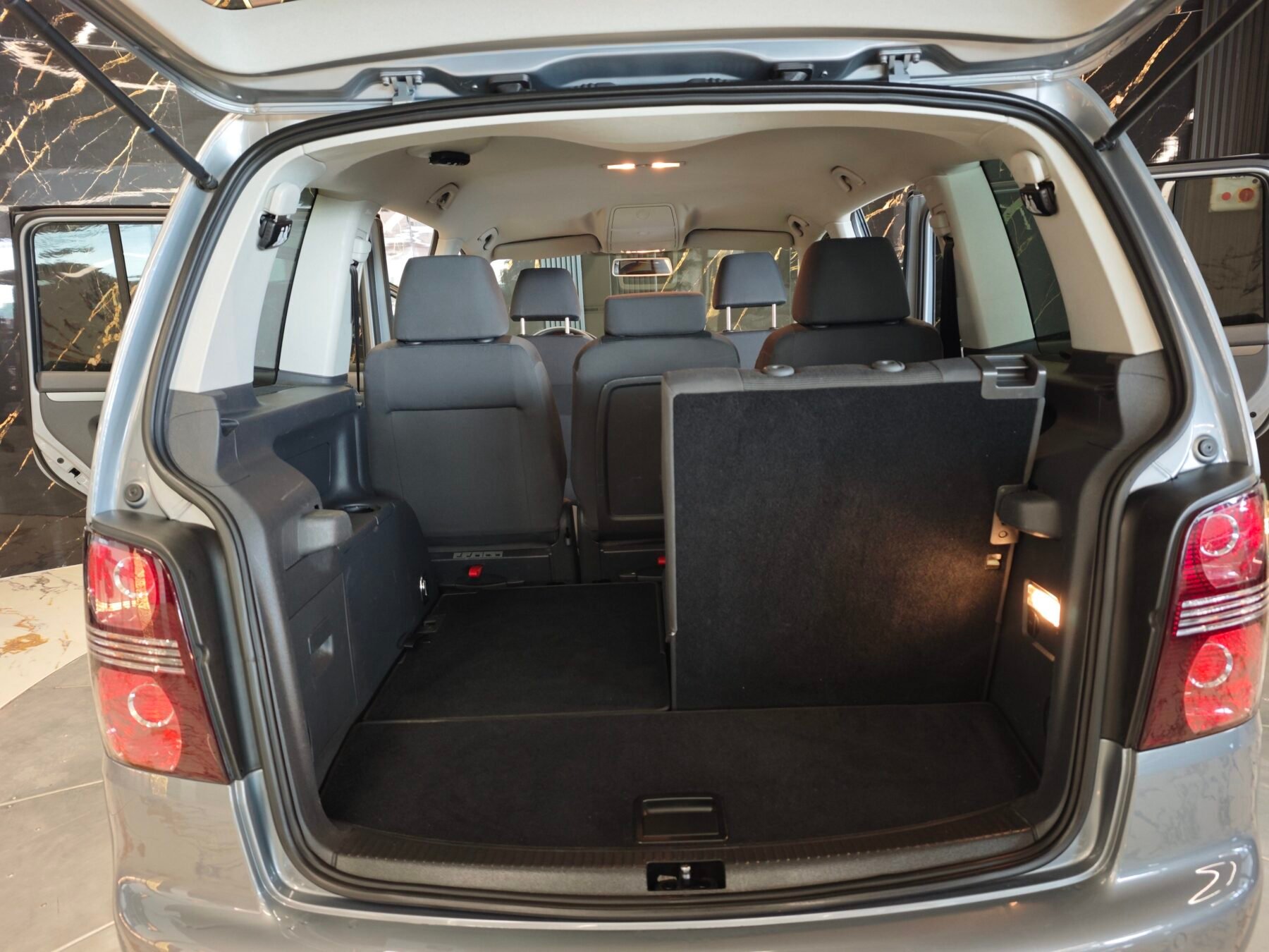 VOLKSWAGEN TOURAN 1.6 GASOLINA 7PLAZAS 105CV