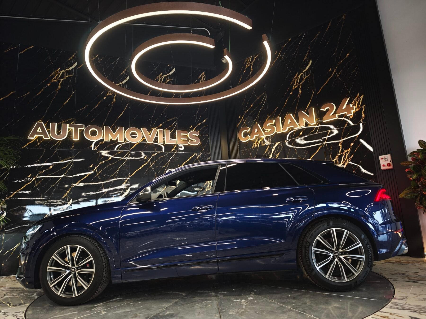 AUDI AUDI Q8 SQ8 TFSI 373kW 507CV quattro tiptronic Cambio 8Velocidades