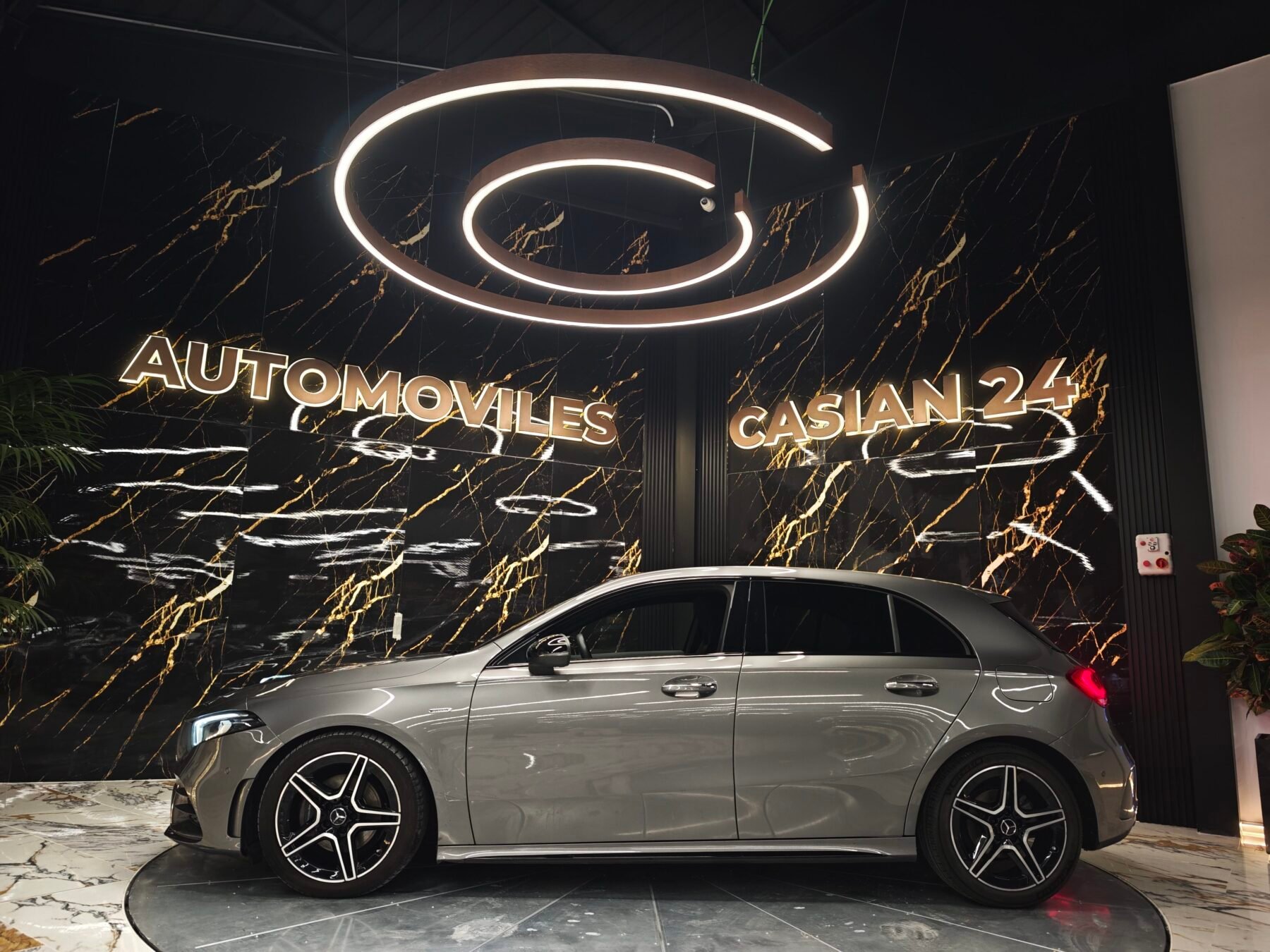 MERCEDES-BENZ  A A180 Gasolina AMG Motor  Mercedes con CADENA 