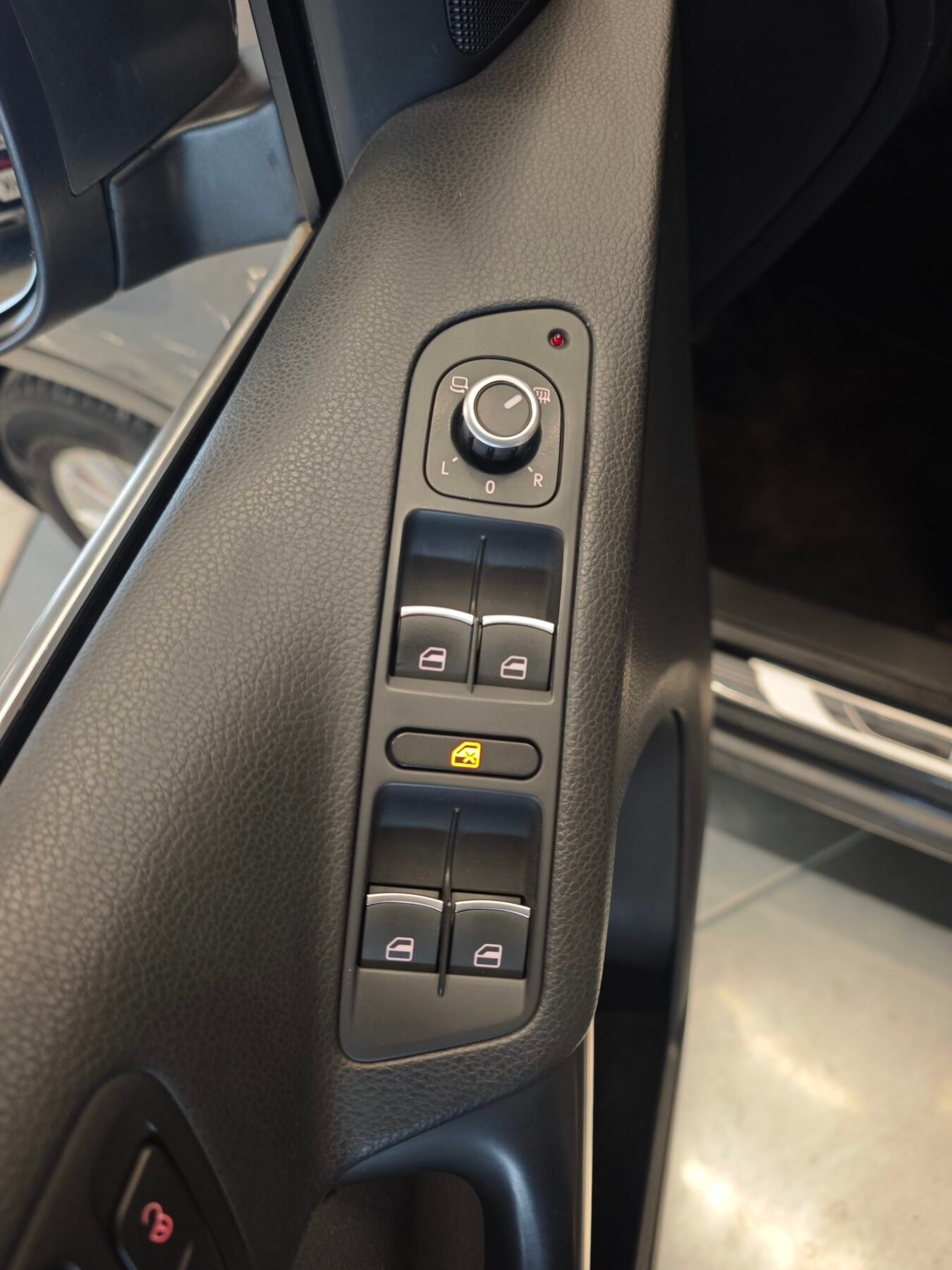 VOLKSWAGEN  Tiguan 2.0 TDI 140cv 4x2 T1 Sport BMotion Tech