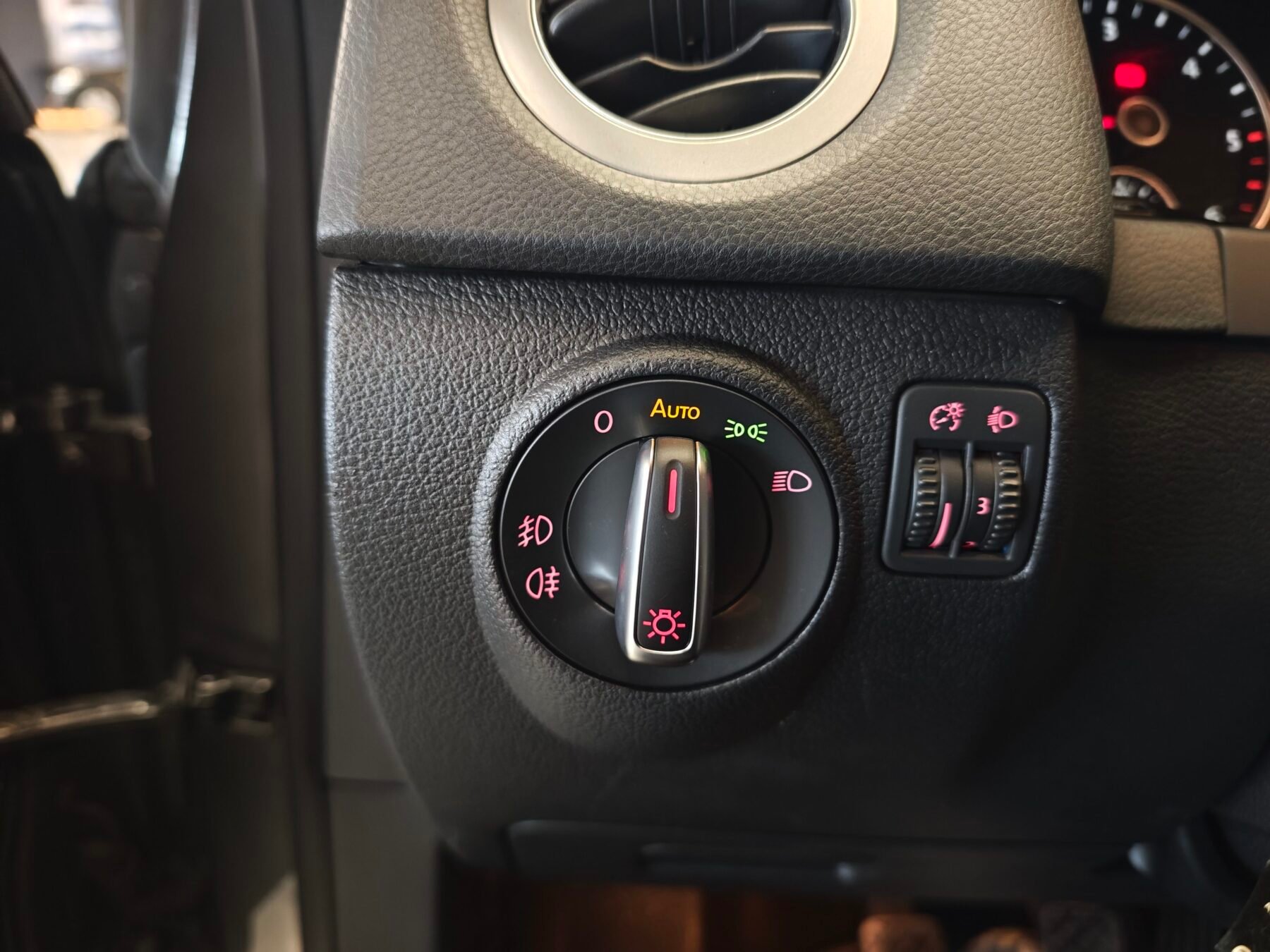 VOLKSWAGEN  Tiguan 2.0 TDI 140cv 4x2 T1 Sport BMotion Tech