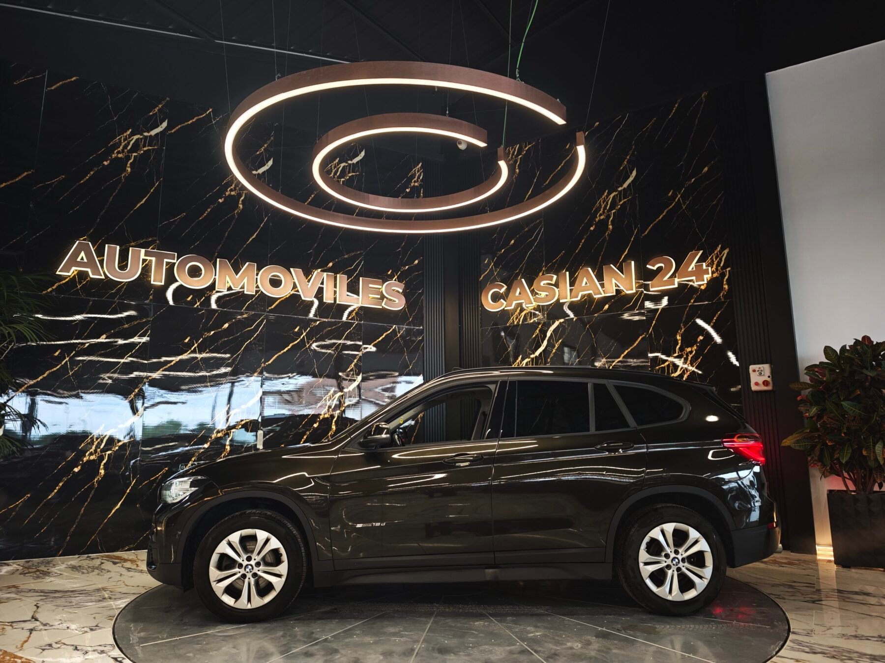 BMW X1 118d Motor 2000 150cv X Line+Mpaket interior