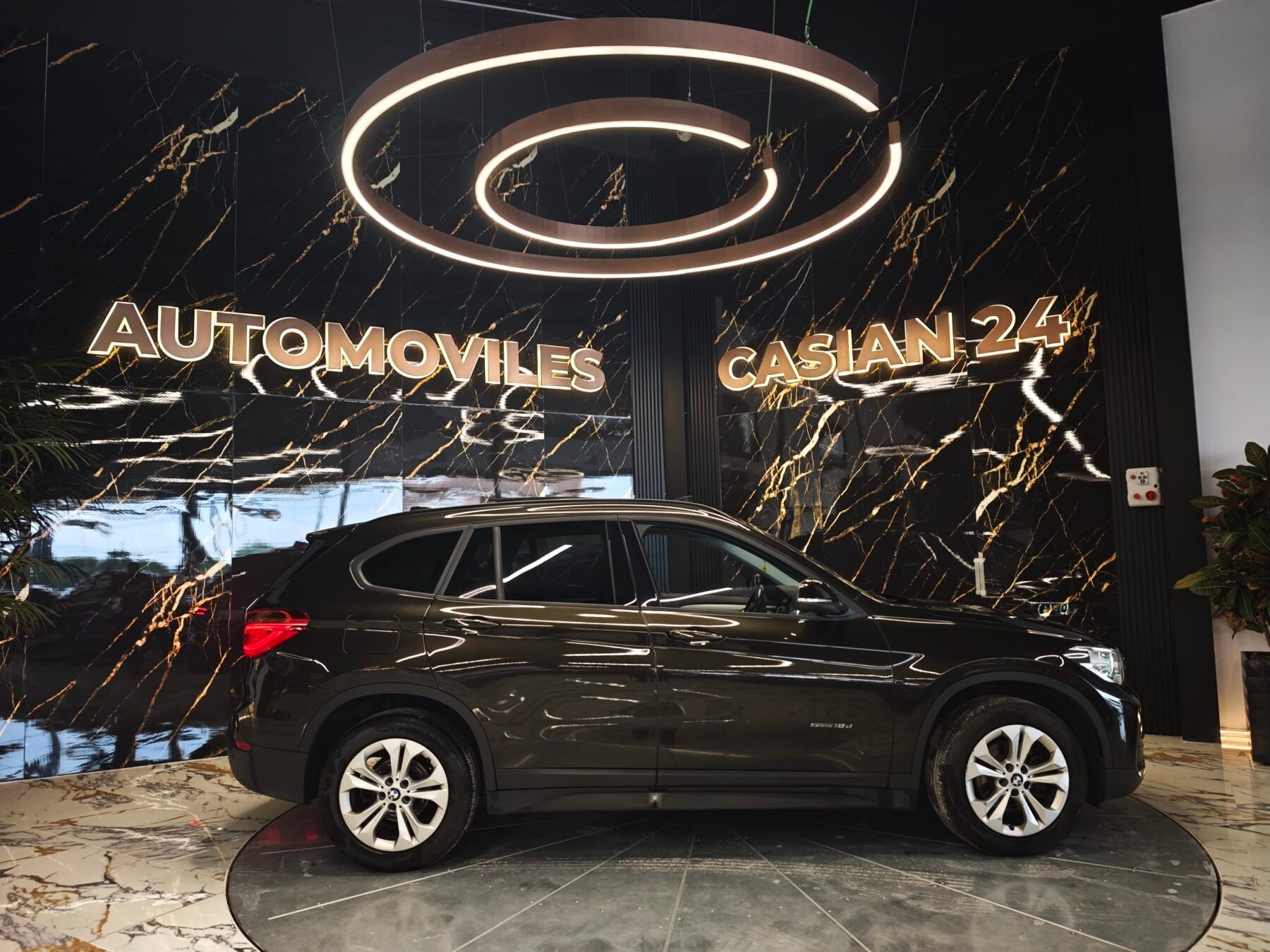 BMW X1 118d Motor 2000 150cv X Line+Mpaket interior