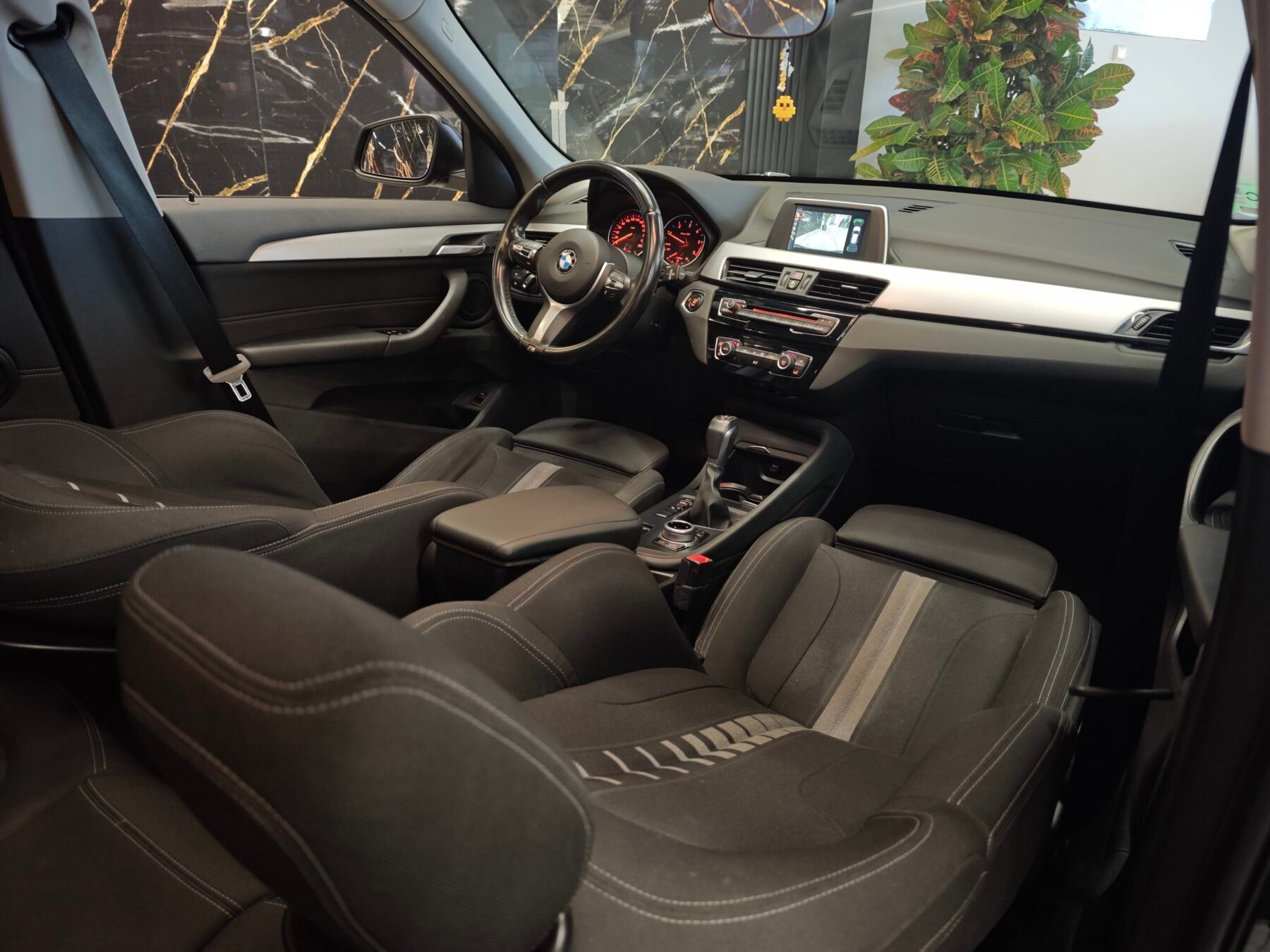 BMW X1 118d Motor 2000 150cv X Line+Mpaket interior