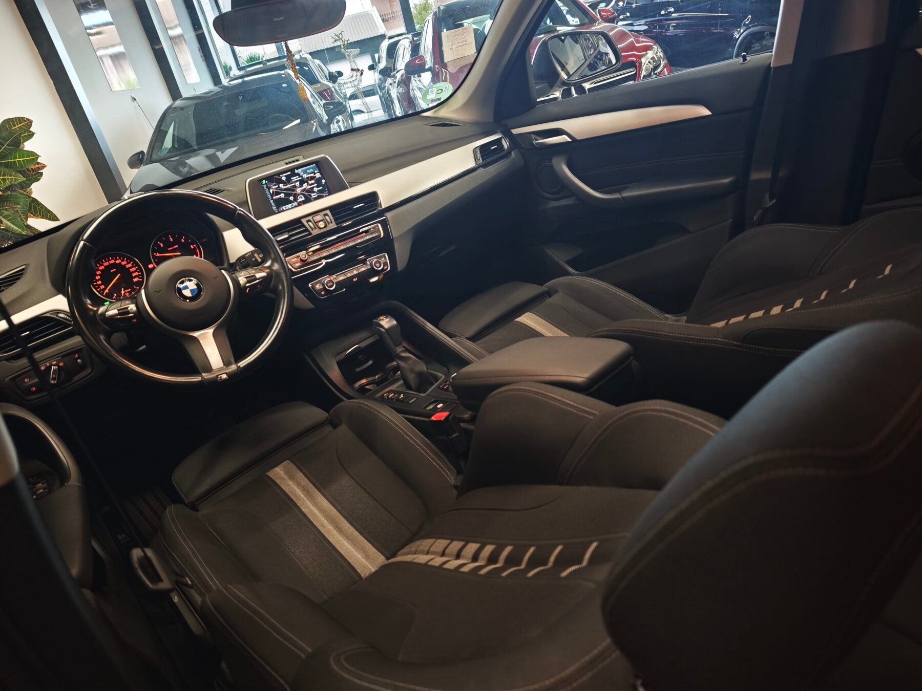 BMW X1 118d Motor 2000 150cv X Line+Mpaket interior