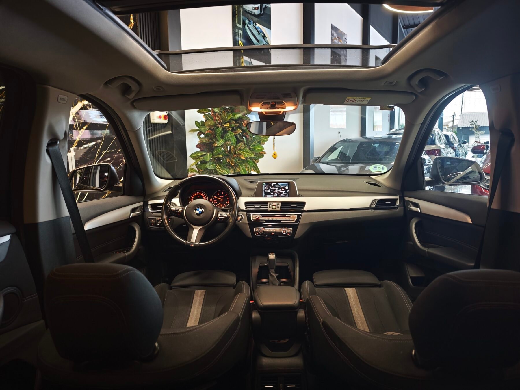 BMW X1 118d Motor 2000 150cv X Line+Mpaket interior