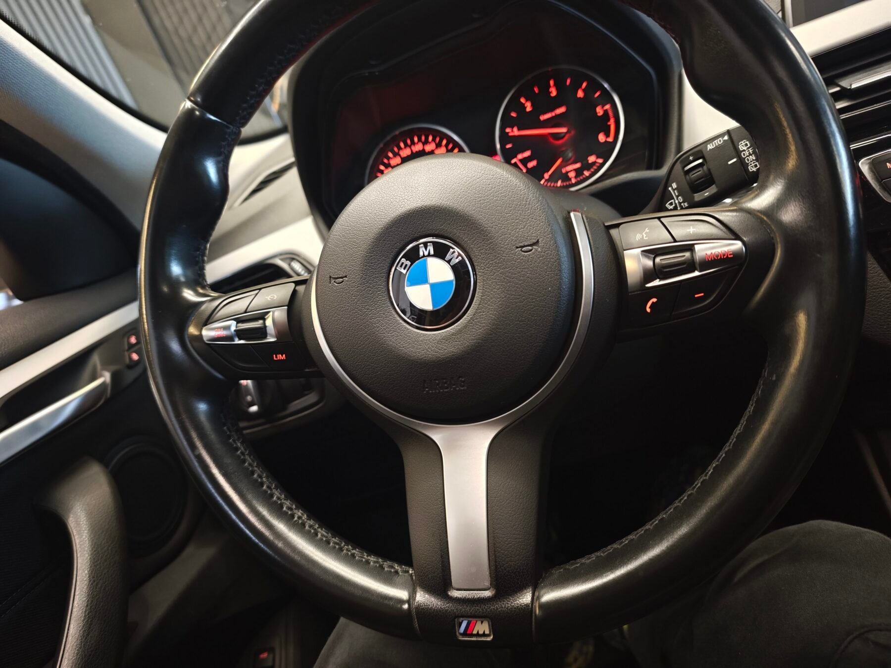 BMW X1 118d Motor 2000 150cv X Line+Mpaket interior