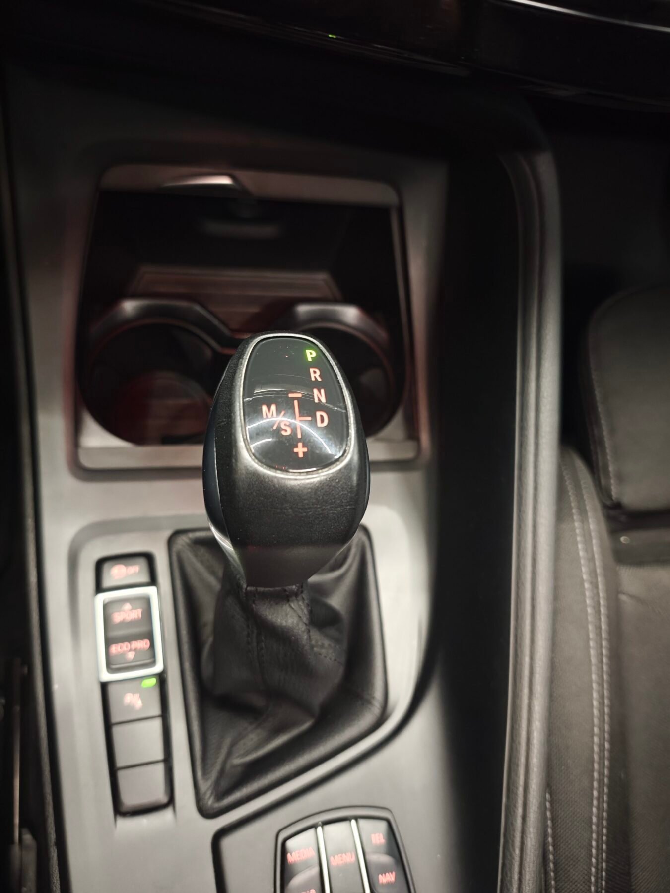 BMW X1 118d Motor 2000 150cv X Line+Mpaket interior