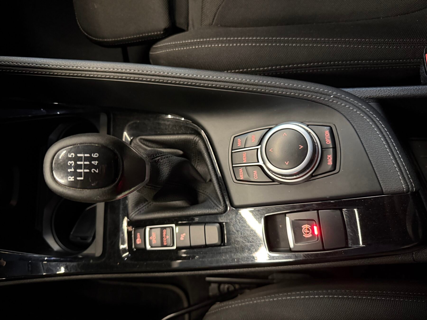 BMW X2 118d Motor 2000 150cv X Line+Mpaket interior