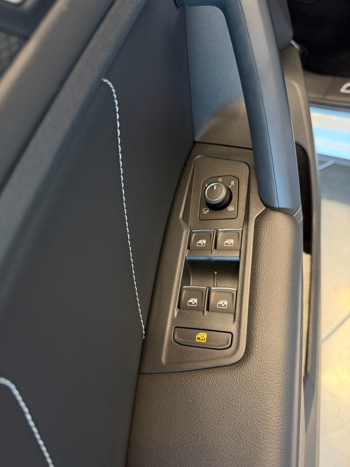 VOLKSWAGEN RLine 2.0 TDI 110kW 150CV DSG