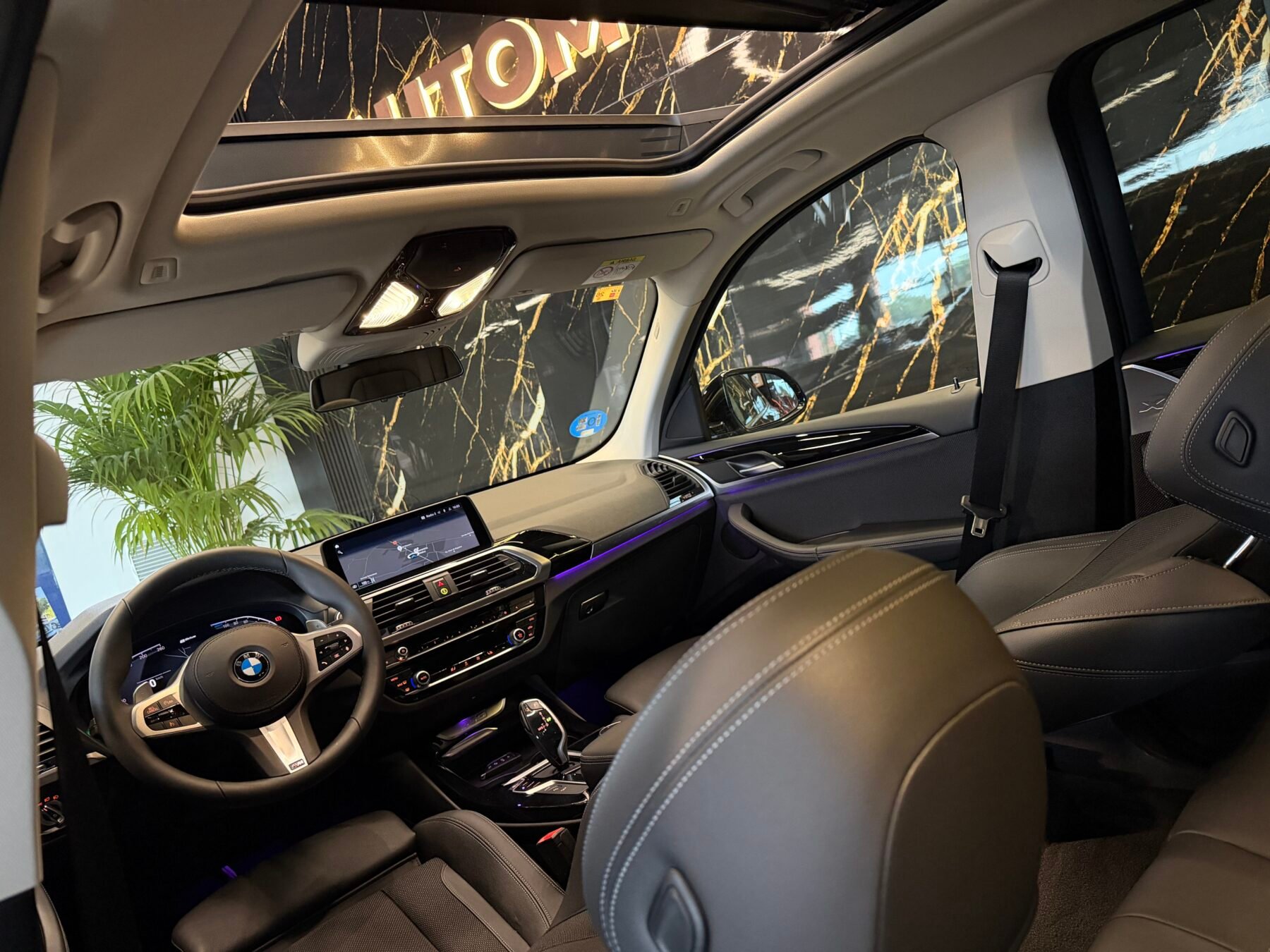 BMW X3 xDrive30e 292CV X Line+Mpaket interior