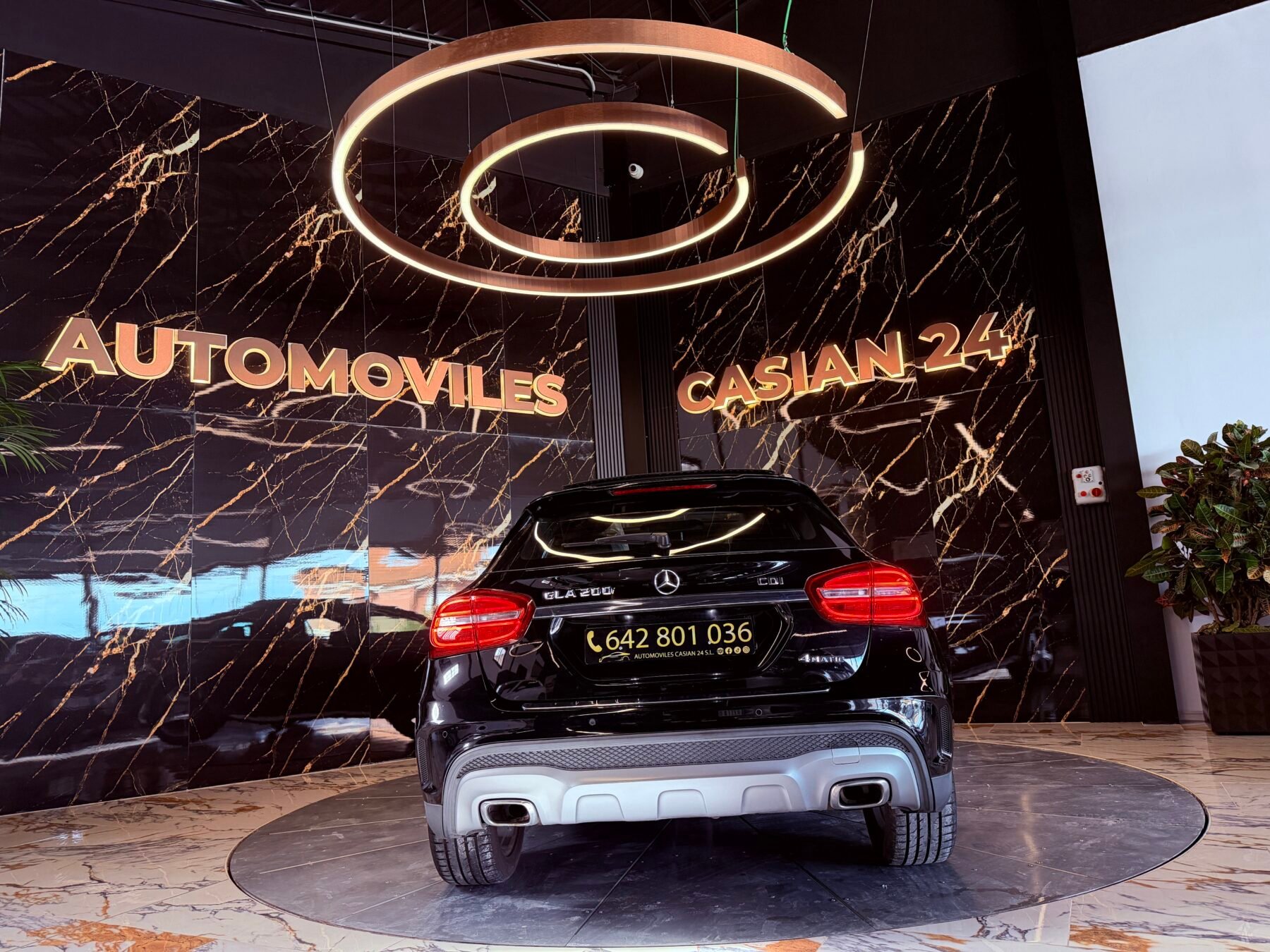 MERCEDES-BENZ GLA 200d Motor 2.2 136cv Mercedes con CADENA  4MATIC AMG Line