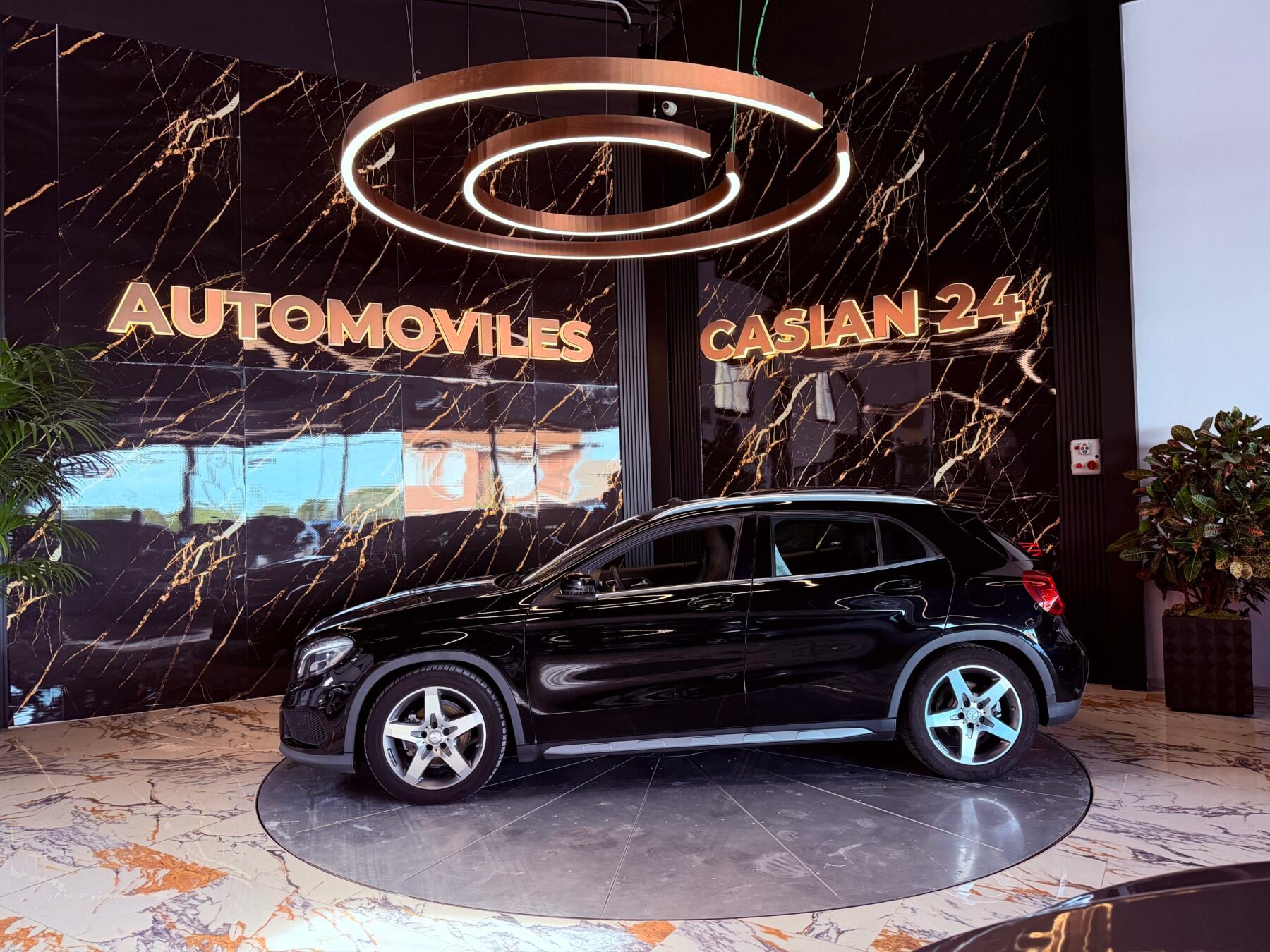 MERCEDES-BENZ GLA 200d Motor 2.2 136cv Mercedes con CADENA  4MATIC AMG Line