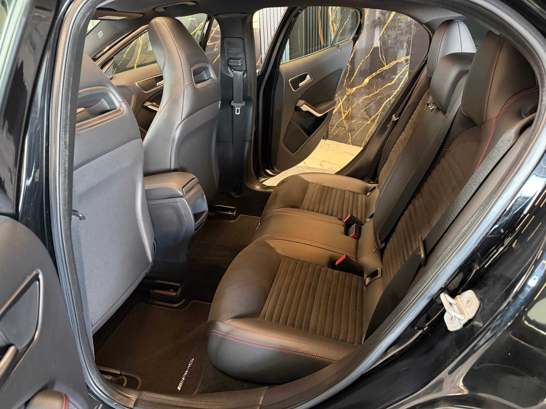 MERCEDES-BENZ GLA 200d Motor 2.2 136cv Mercedes con CADENA  4MATIC AMG Line