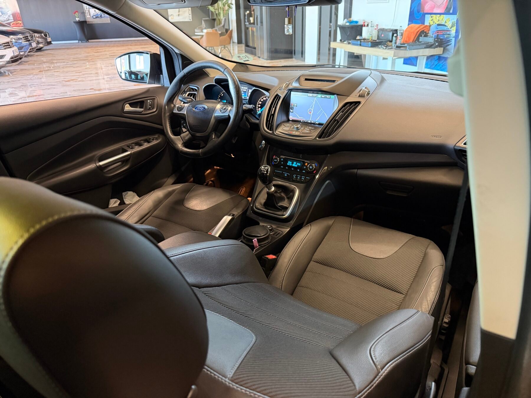 FORD Kuga 2.0 TDCi 150 4x2 ASS Titanium