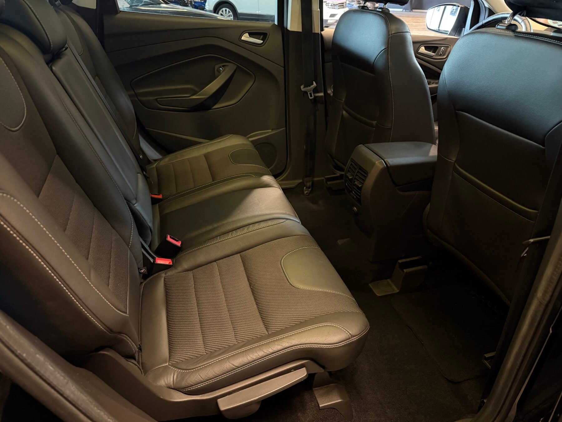 FORD Kuga 2.0 TDCi 150 4x2 ASS Titanium