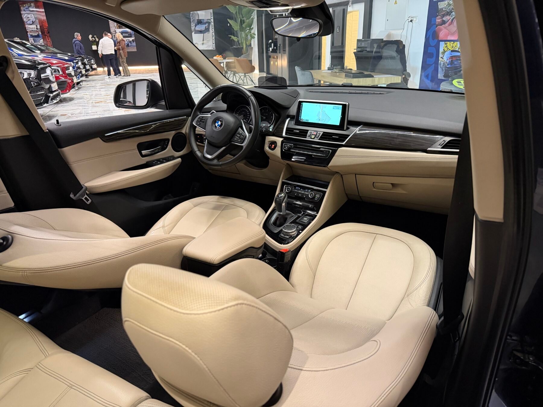 BMW Serie 2 Gran Tourer 2.0d 150CV 7Plazas Mercedes con CADENA