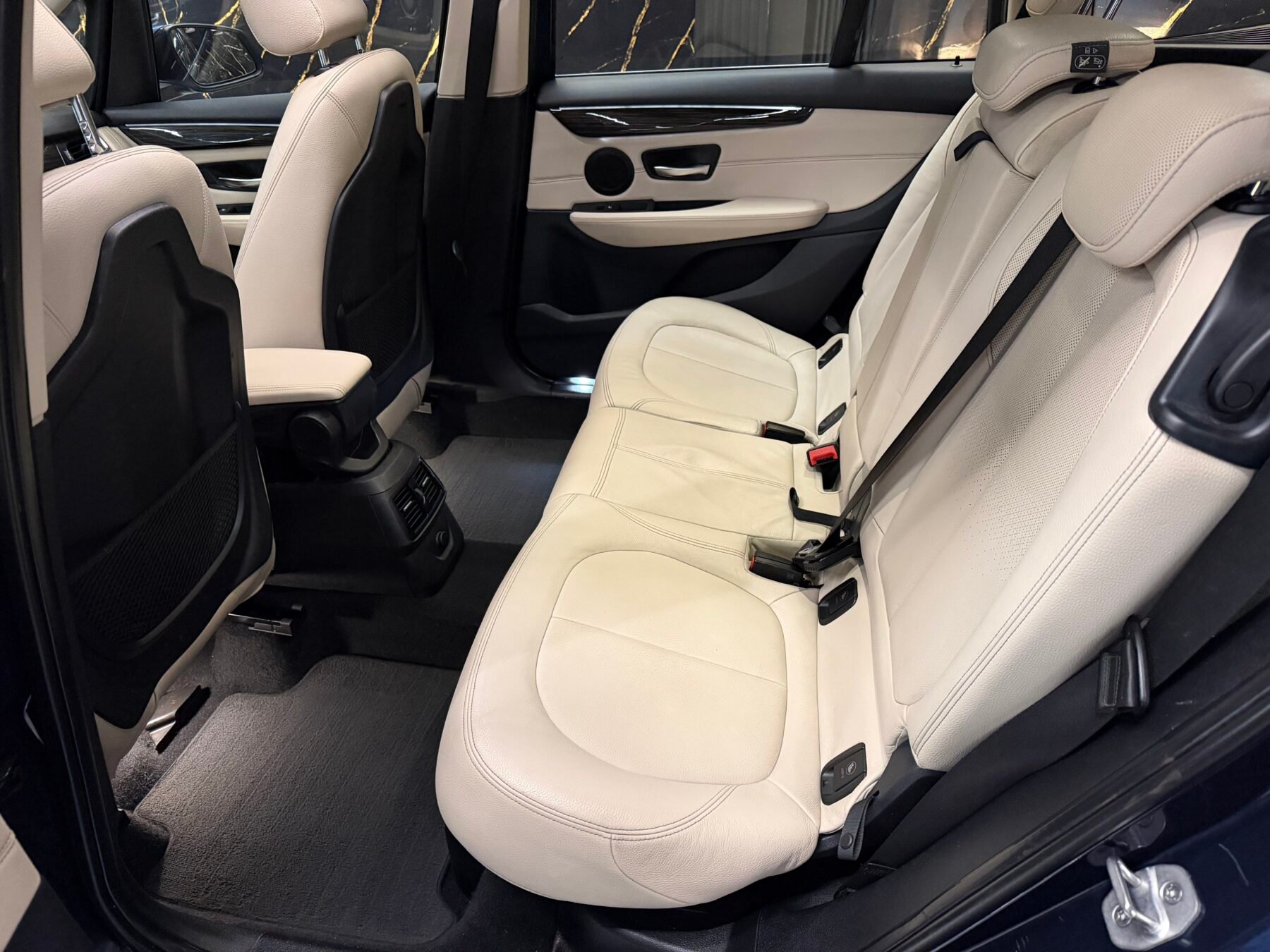 BMW Serie 2 Gran Tourer 2.0d 150CV 7Plazas Mercedes con CADENA