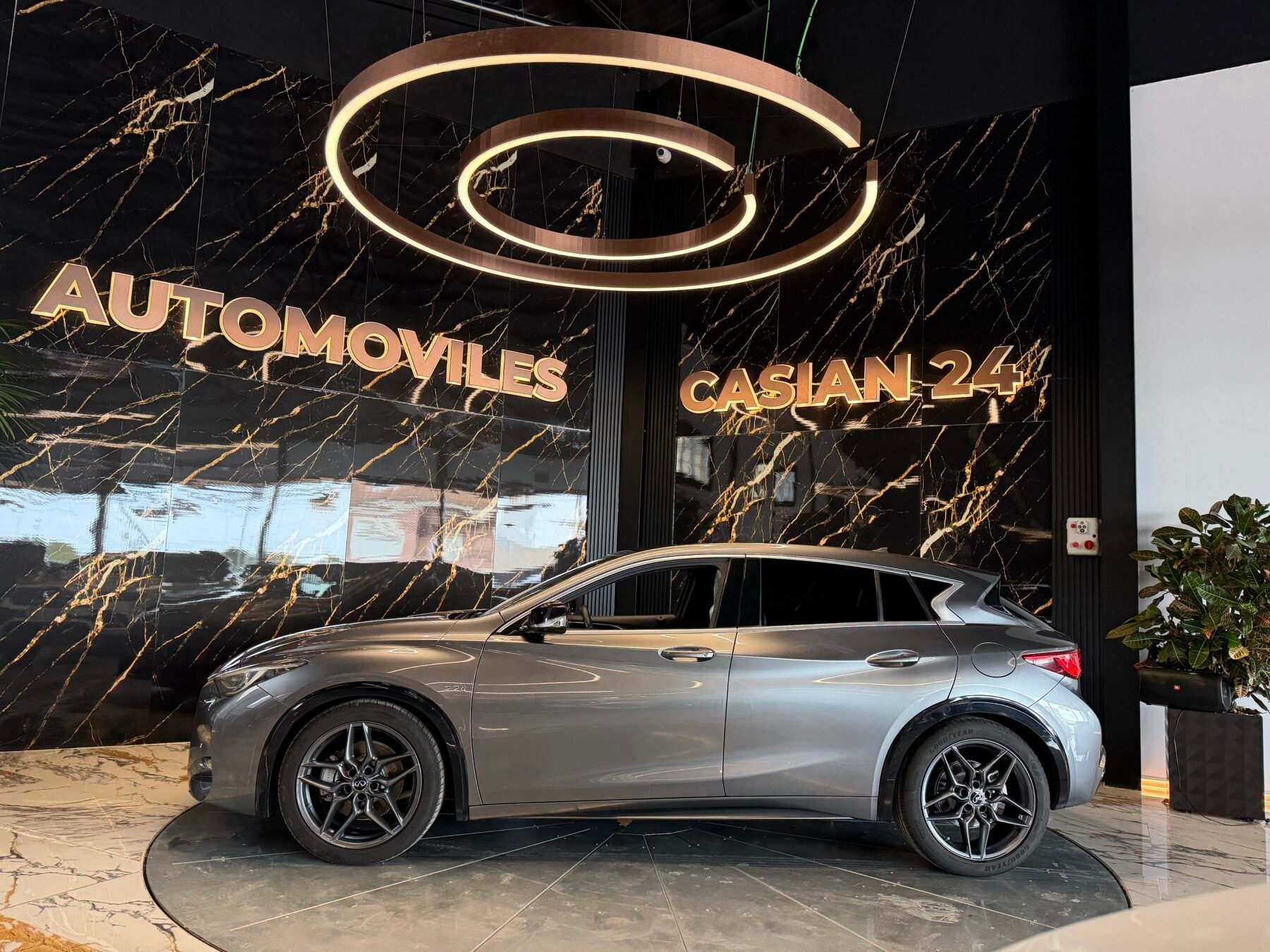 INFINITI Q30S 2.2D 170CV Motor MERCEDES con CADENASPORT EDITION 7G AWD