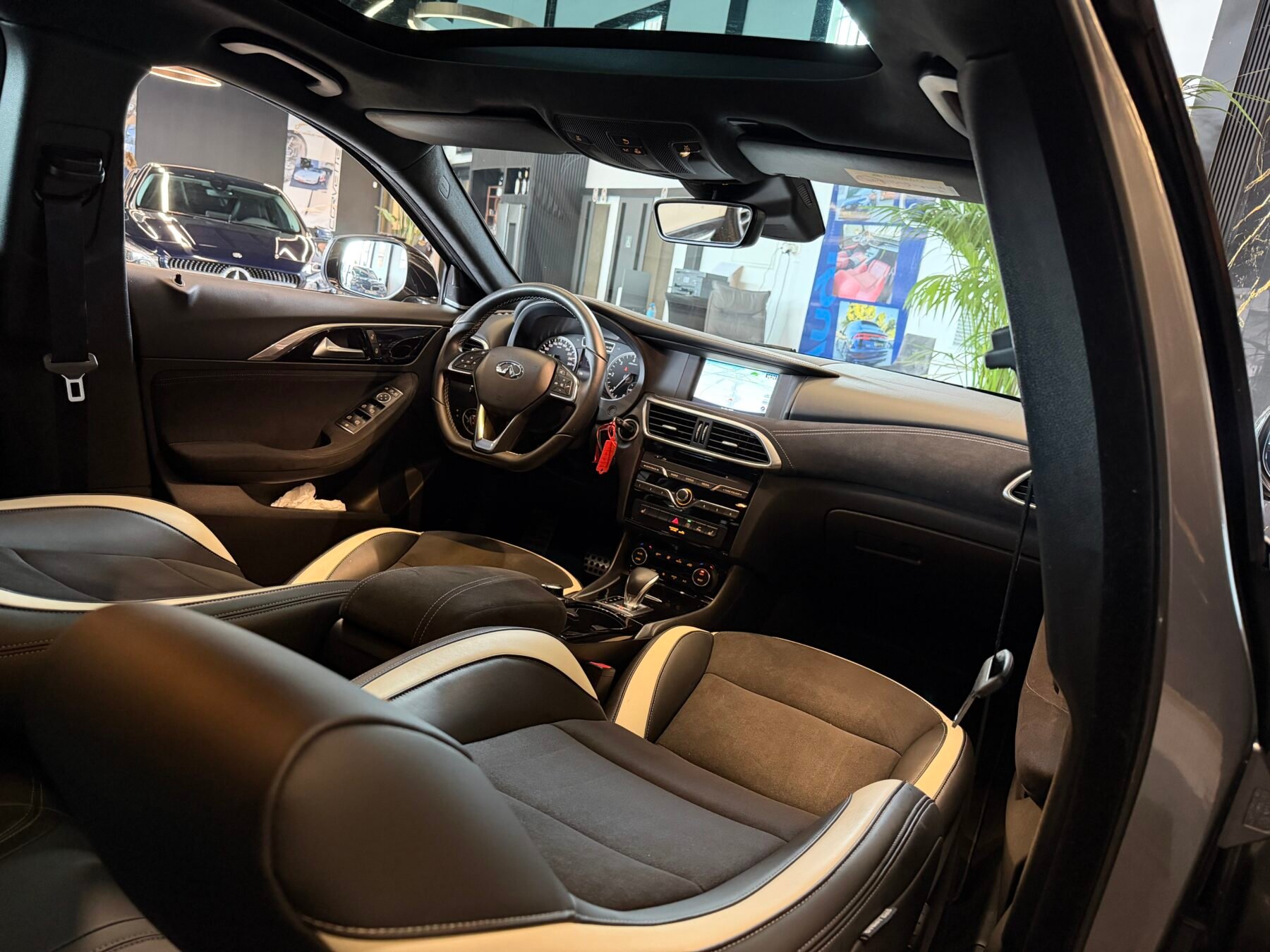 INFINITI Q30S 2.2D 170CV Motor MERCEDES con CADENASPORT EDITION 7G AWD