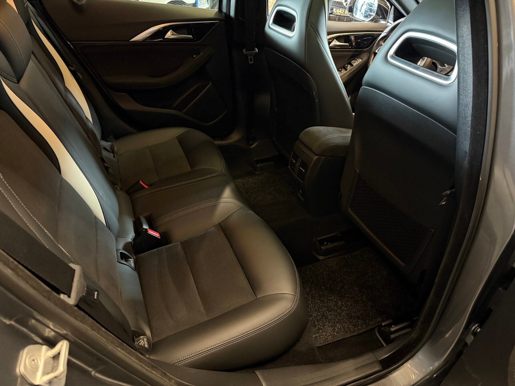 INFINITI Q30S 2.2D 170CV Motor MERCEDES con CADENASPORT EDITION 7G AWD