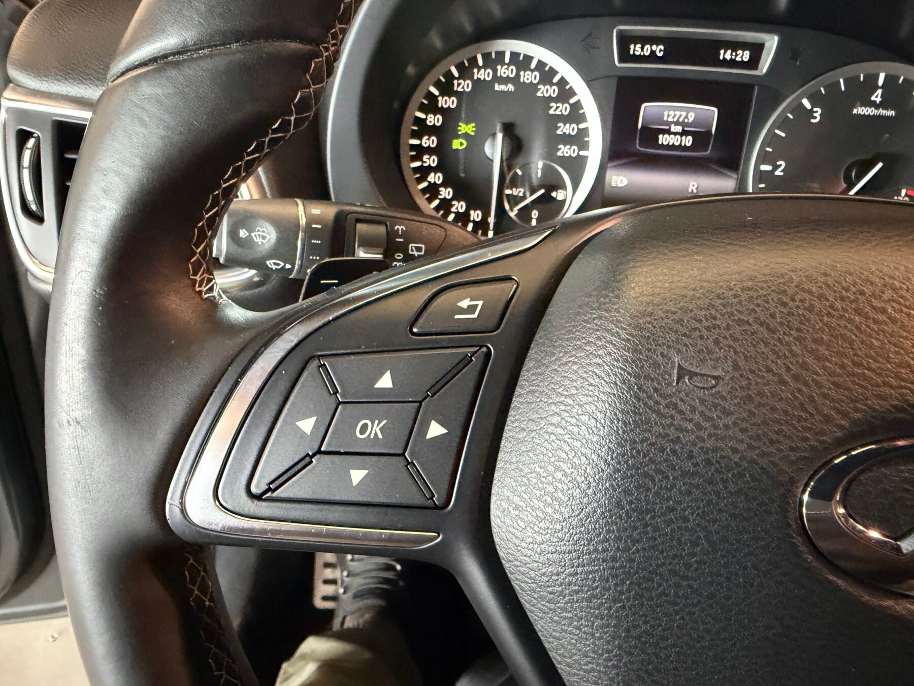 INFINITI Q30S 2.2D 170CV Motor MERCEDES con CADENASPORT EDITION 7G AWD