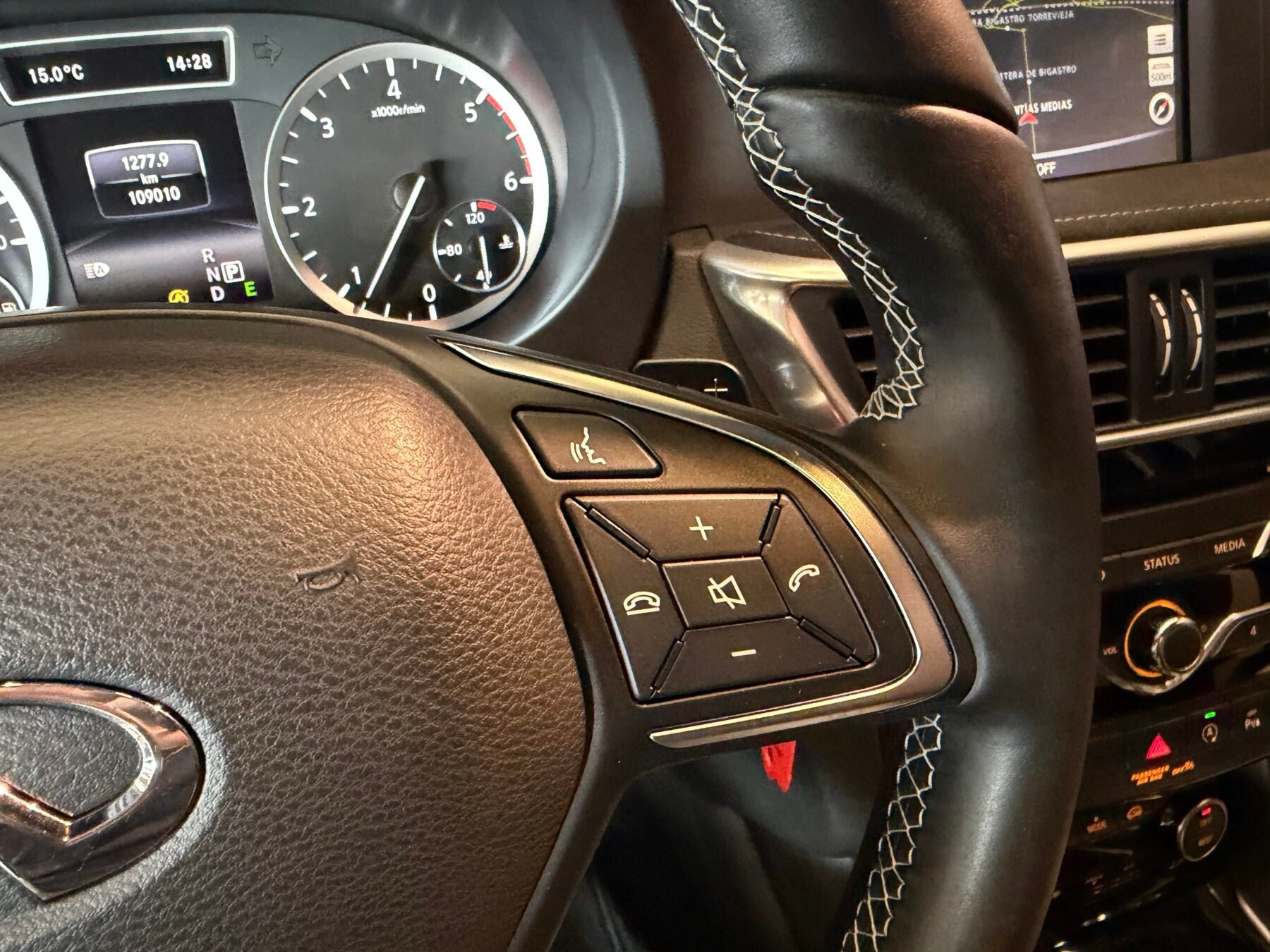 INFINITI Q30S 2.2D 170CV Motor MERCEDES con CADENASPORT EDITION 7G AWD