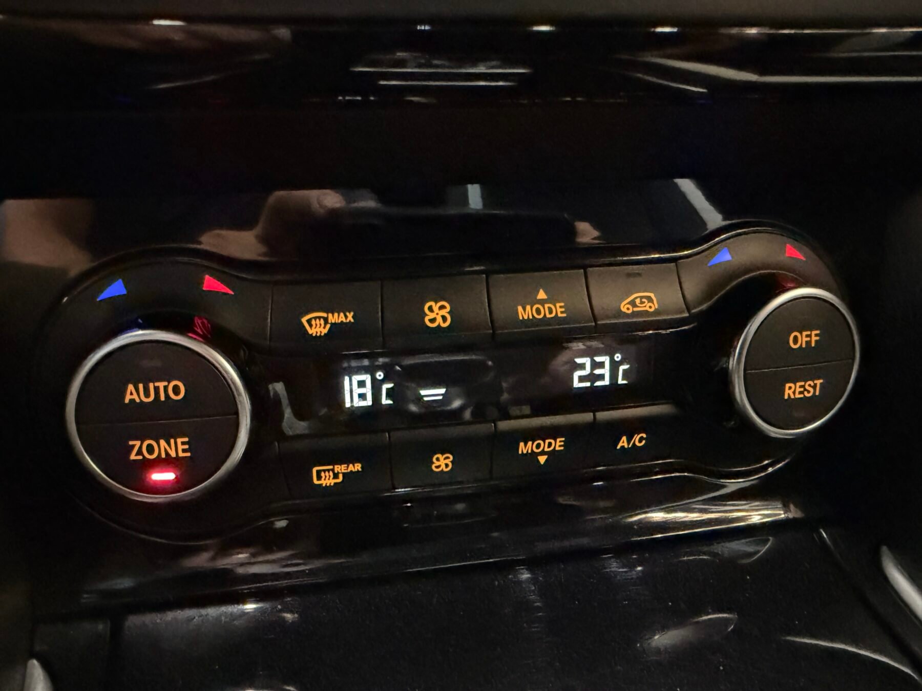 INFINITI Q30S 2.2D 170CV Motor MERCEDES con CADENASPORT EDITION 7G AWD