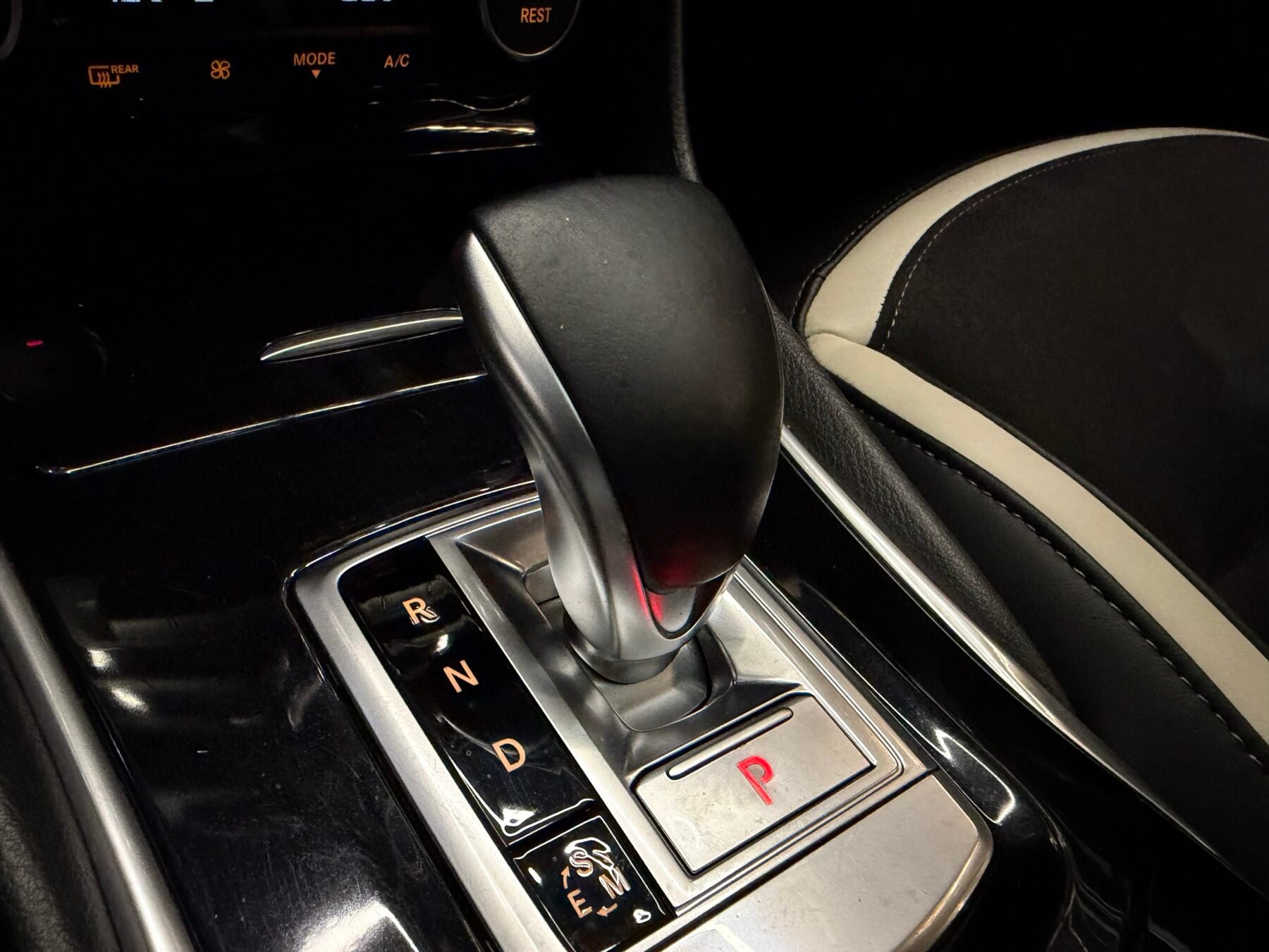 INFINITI Q30S 2.2D 170CV Motor MERCEDES con CADENASPORT EDITION 7G AWD