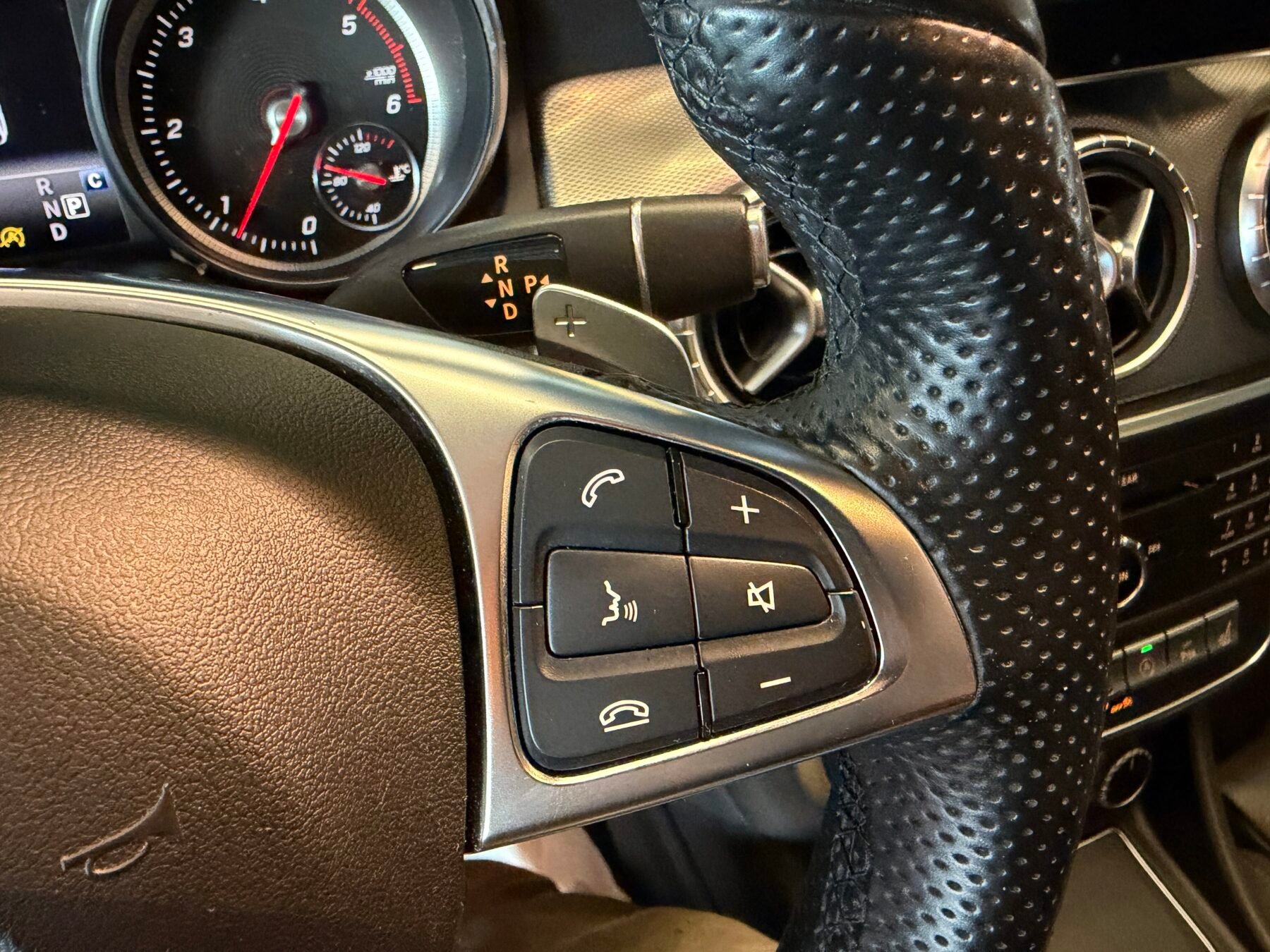 MERCEDES-BENZ CLA 200d 136CV Motor 2.2 Mercedes con CADENA Shooting Brake