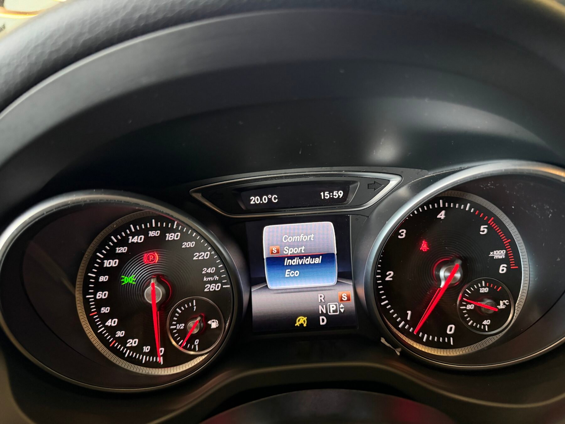 MERCEDES-BENZ CLA 200d 136CV Motor 2.2 Mercedes con CADENA Shooting Brake