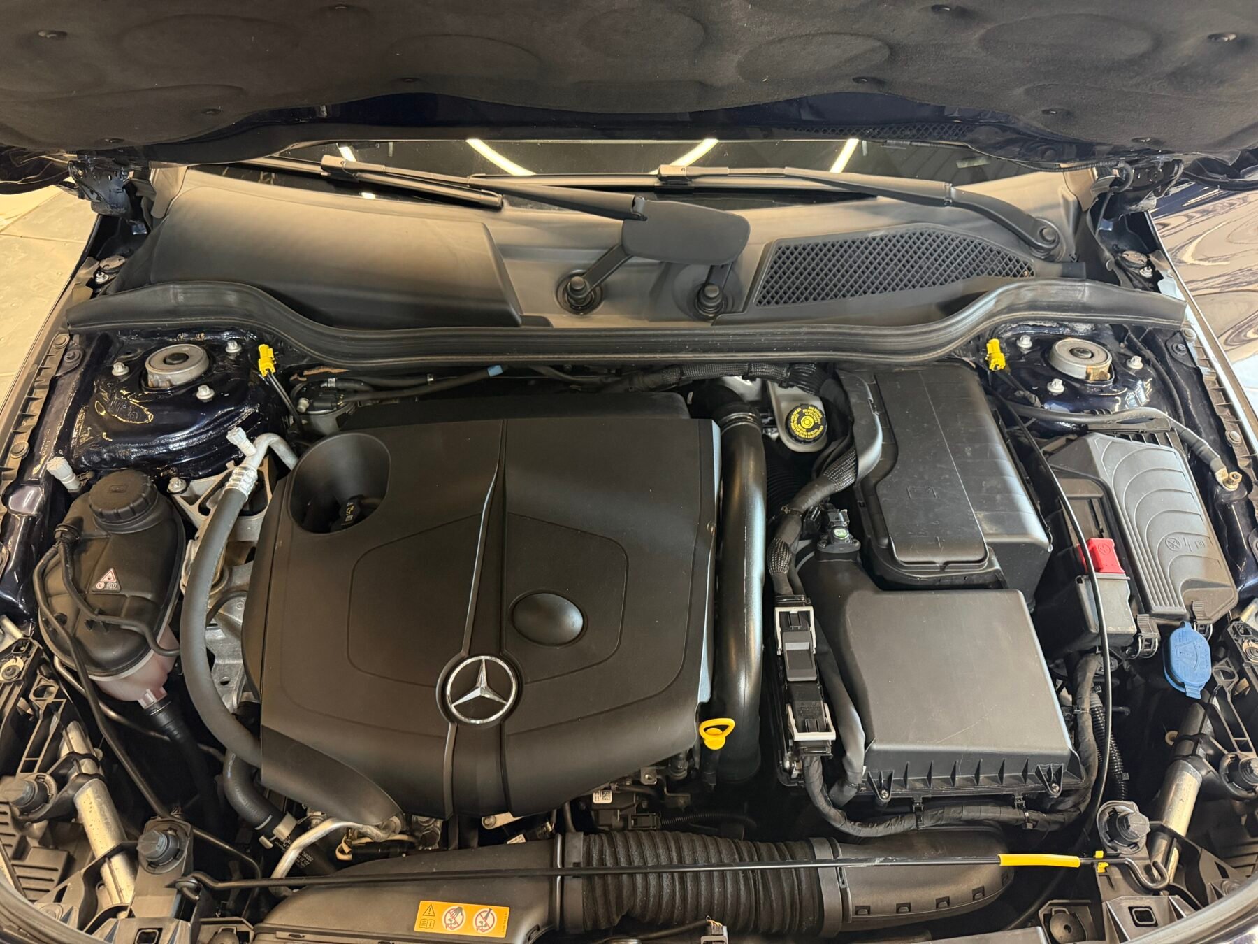 MERCEDES-BENZ CLA 200d 136CV Motor 2.2 Mercedes con CADENA Shooting Brake