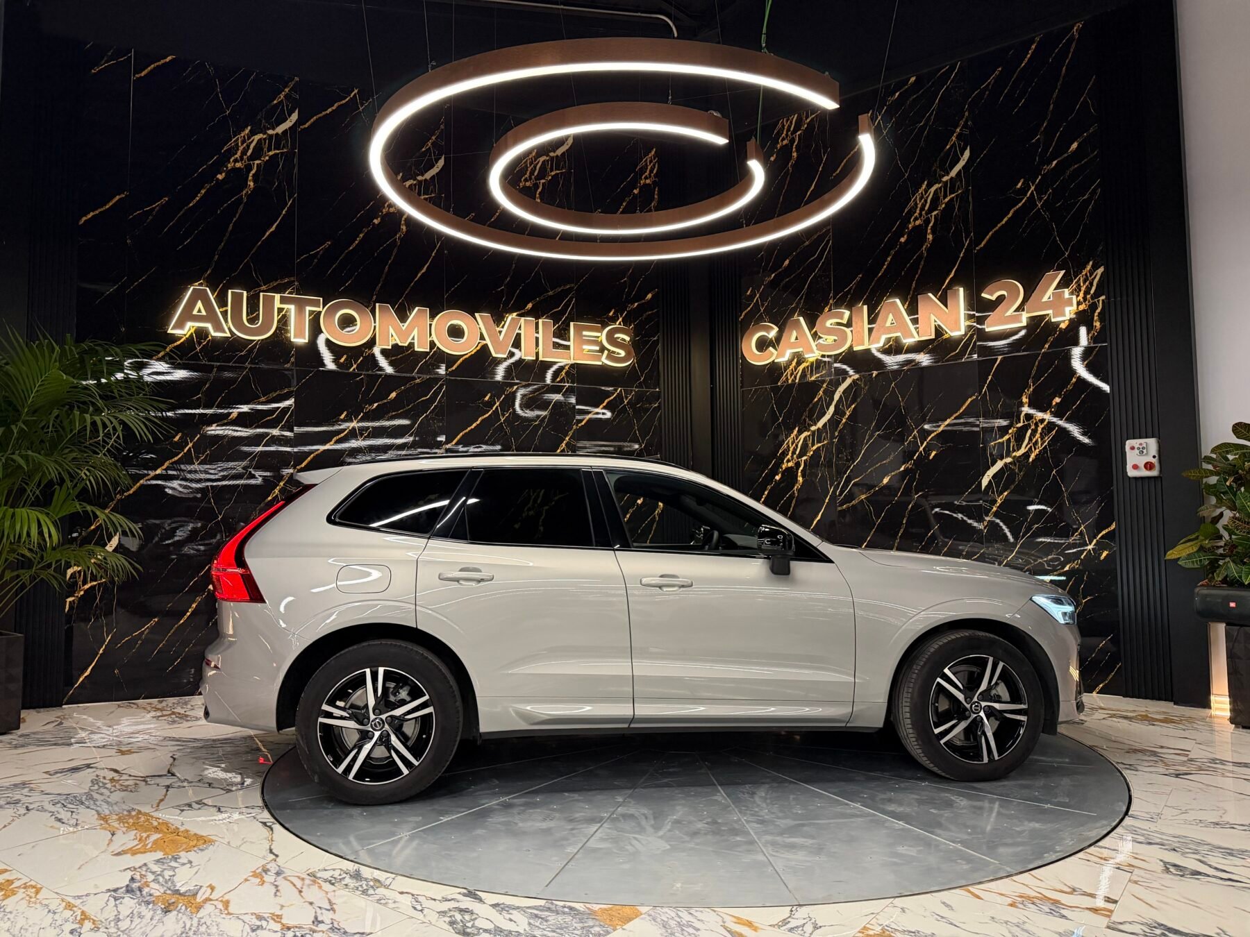 VOLVO  XC60 2.0 B4 D Ultimate Dark Auto FUL IMPOLUTO