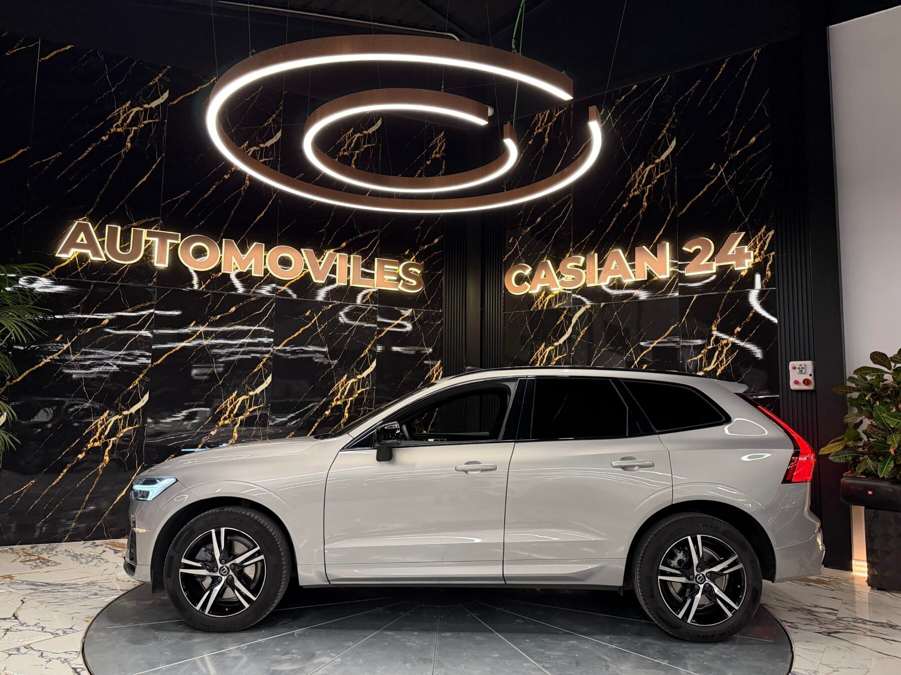 VOLVO  XC60 2.0 B4 D Ultimate Dark Auto FUL IMPOLUTO