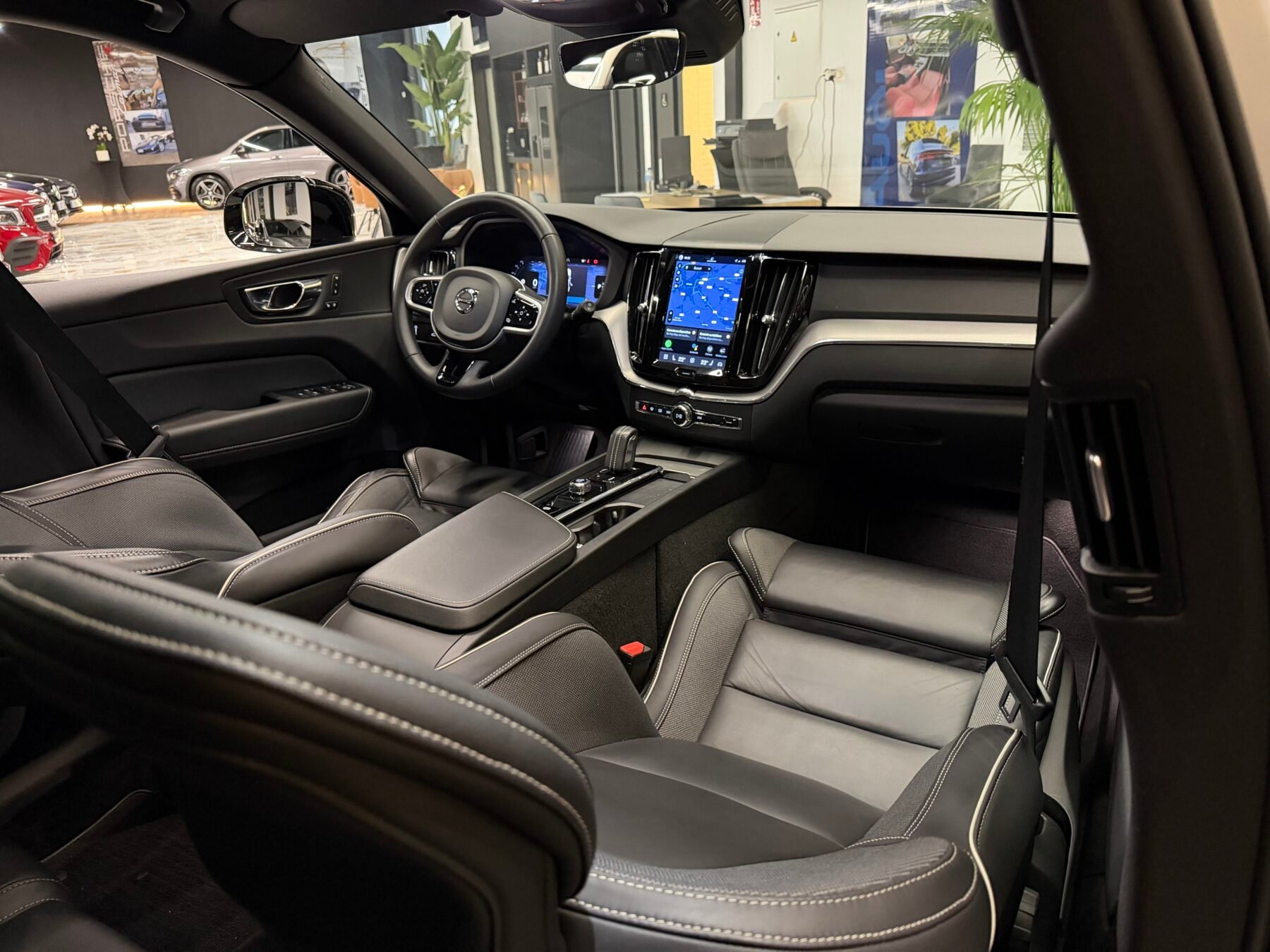 VOLVO  XC60 2.0 B4 D Ultimate Dark Auto FUL IMPOLUTO